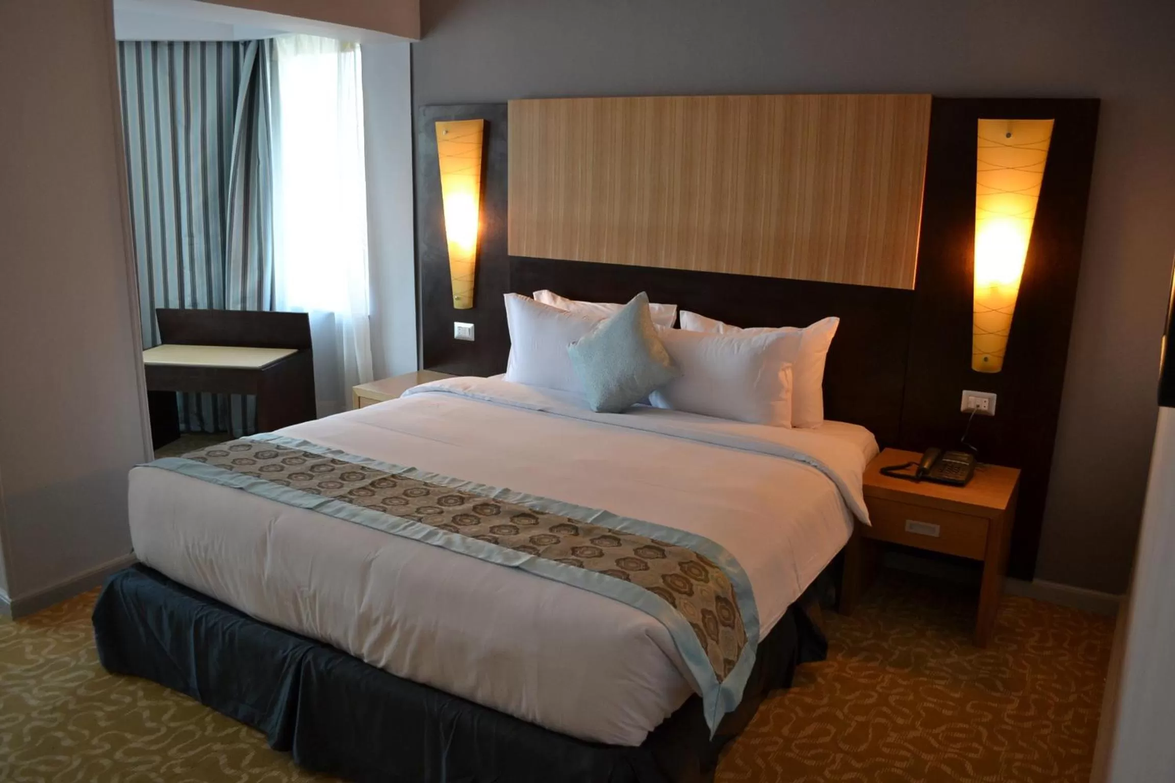 Bathroom, Bed in Tolip El Galaa Hotel Cairo