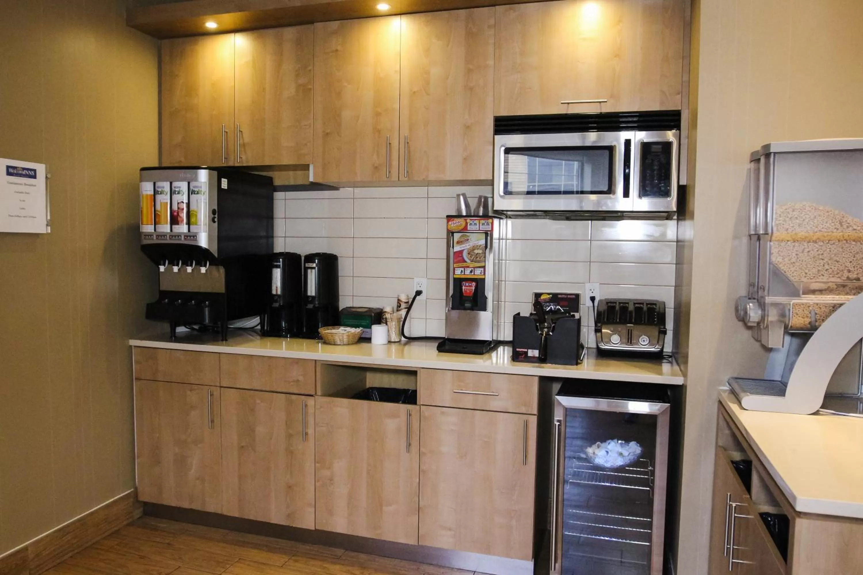 Breakfast in WelcomINNS Ottawa