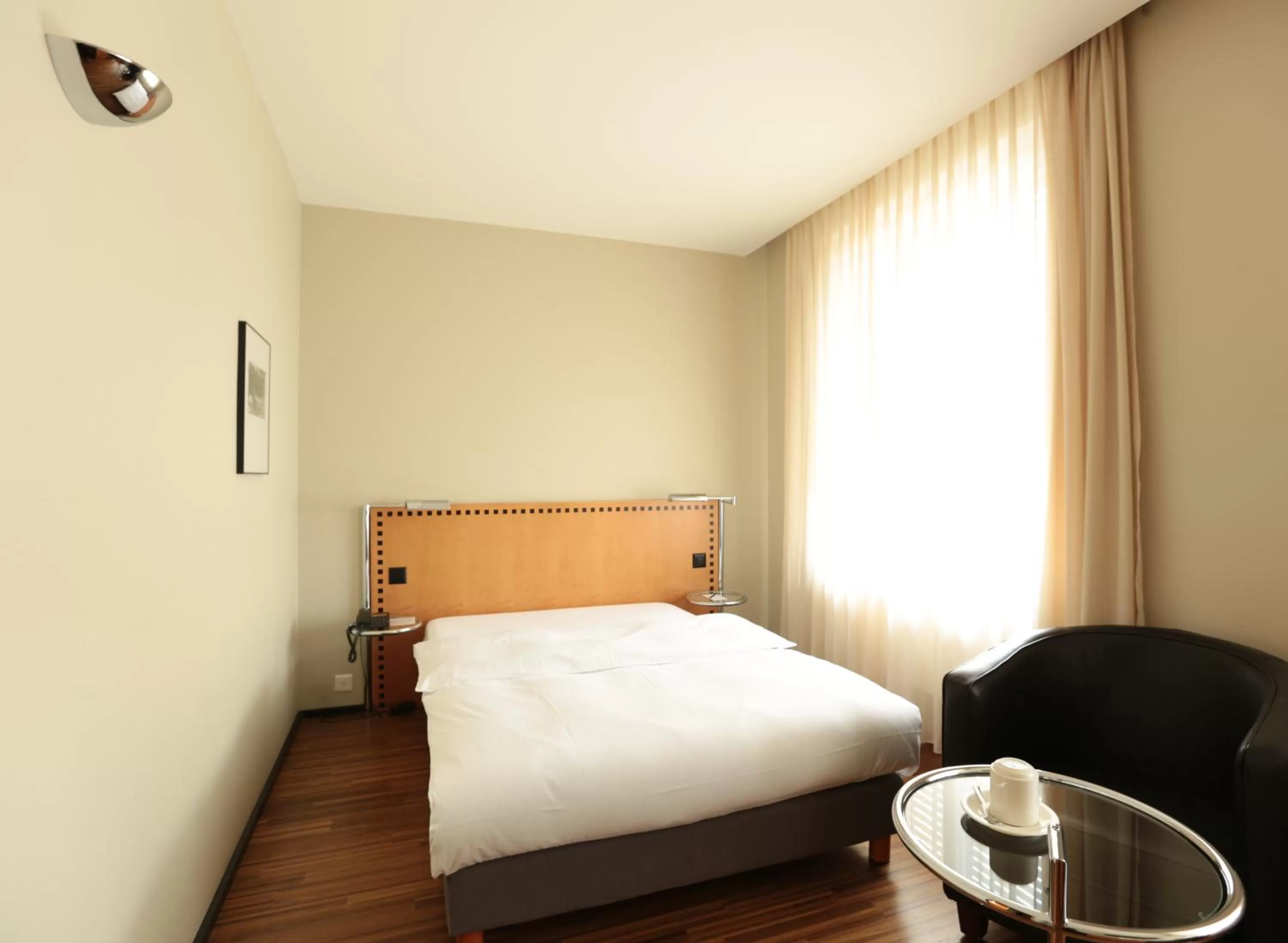 Bed in GLANDON Rooms Elite