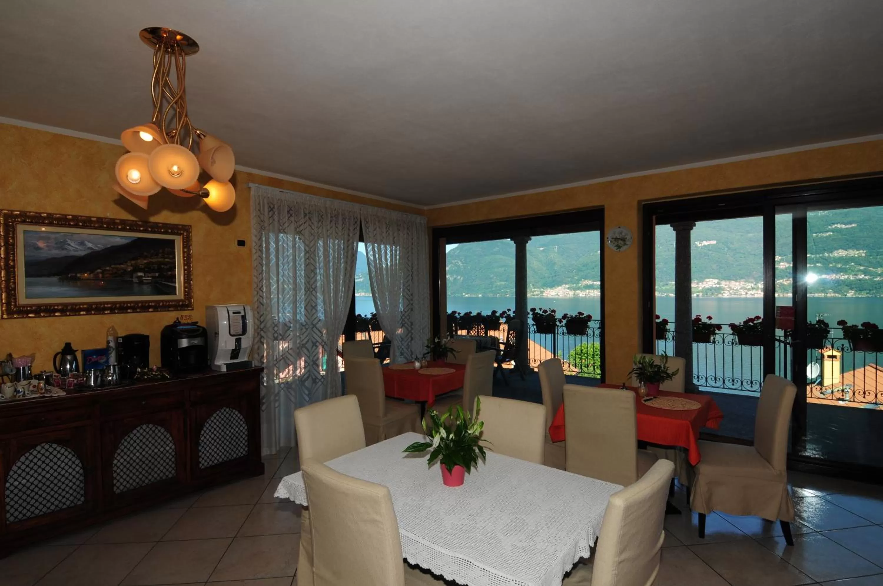 Restaurant/places to eat in B&B Villa Anita