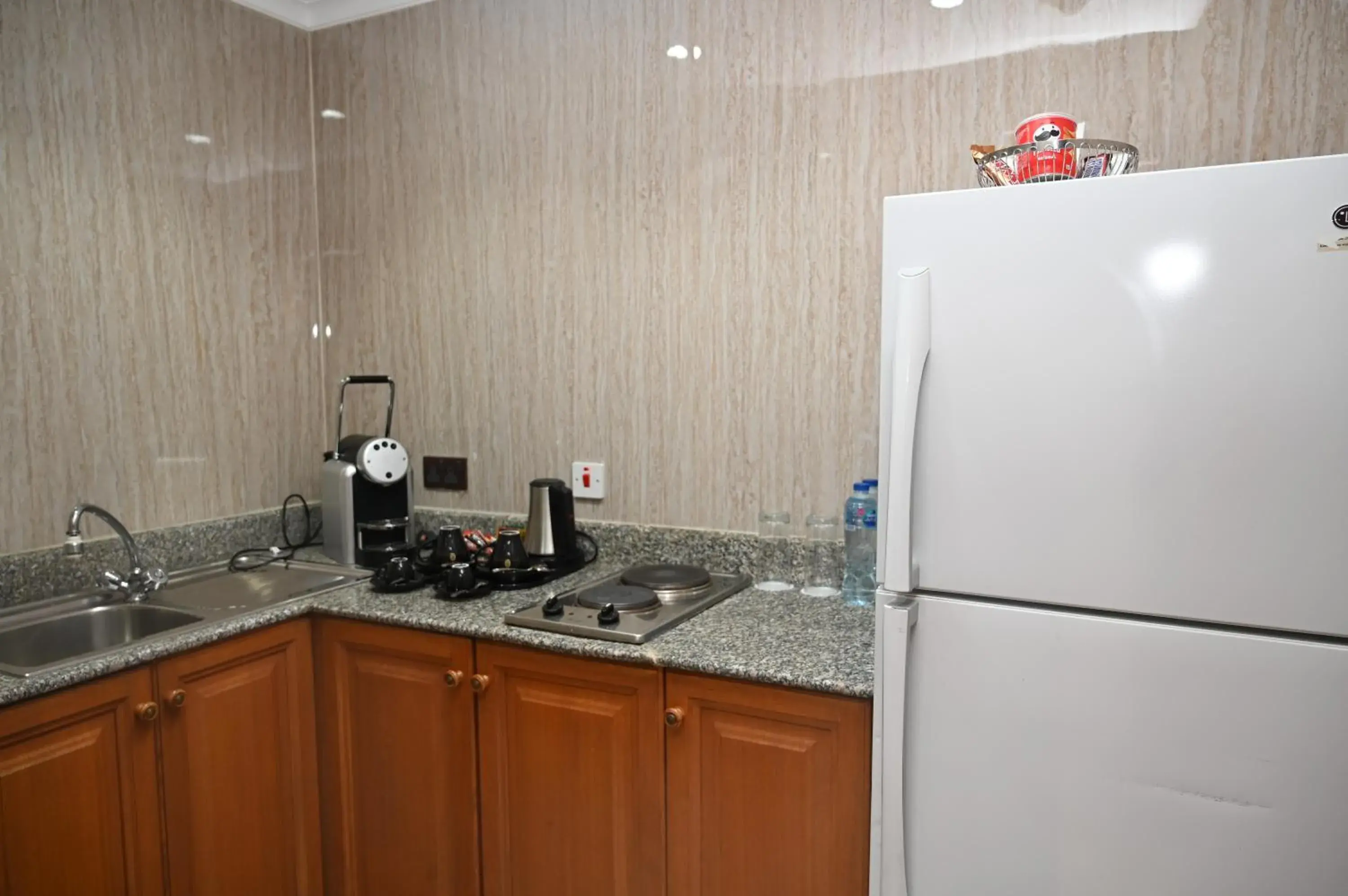 Deluxe 1-Bedroom Suite with Haram View in Dar Al Taqwa Hotel Deluxe 1-Bedroom Suite with Haram View in Dar Al Taqwa Hotel