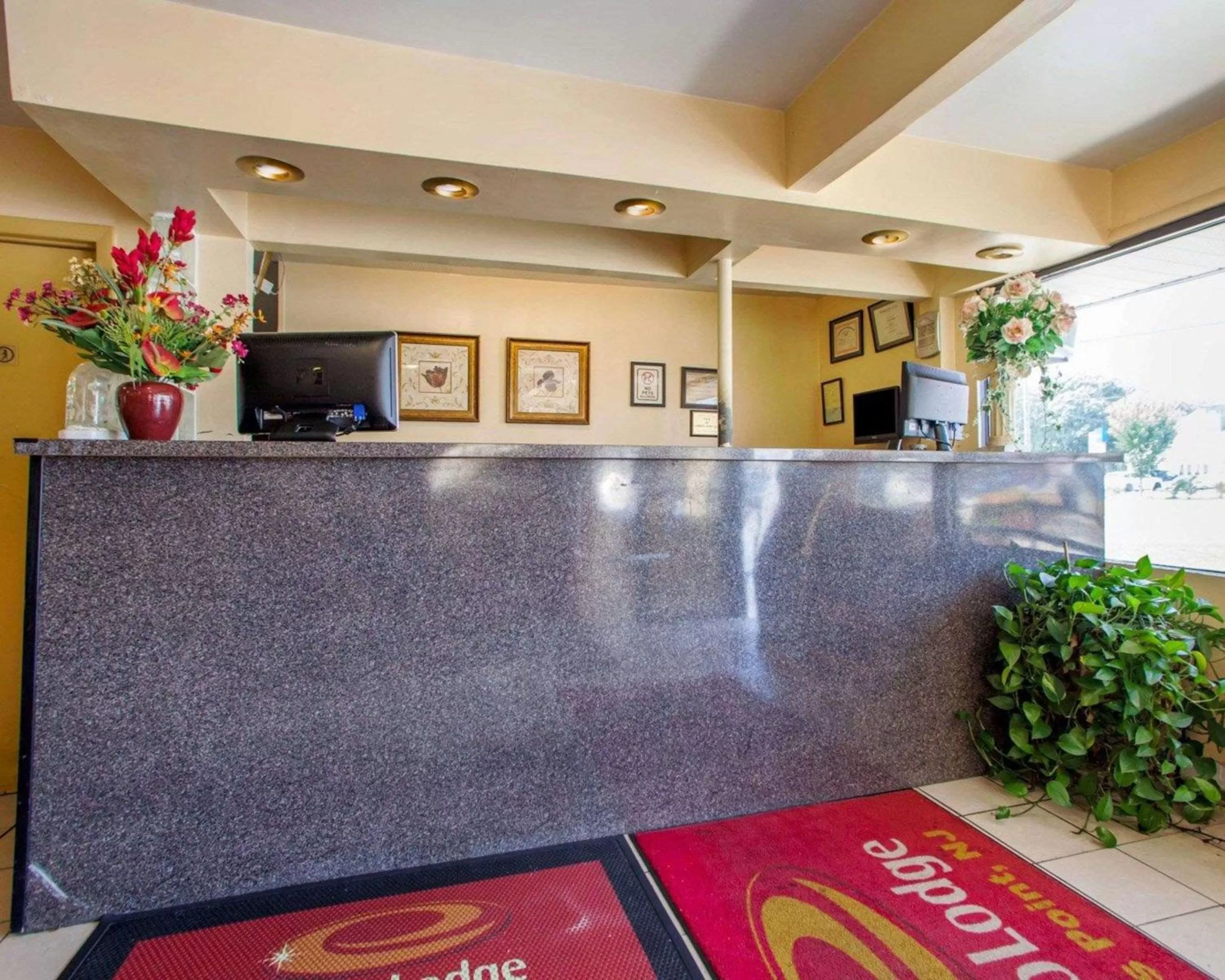 Lobby or reception in Econo Lodge Somers Point