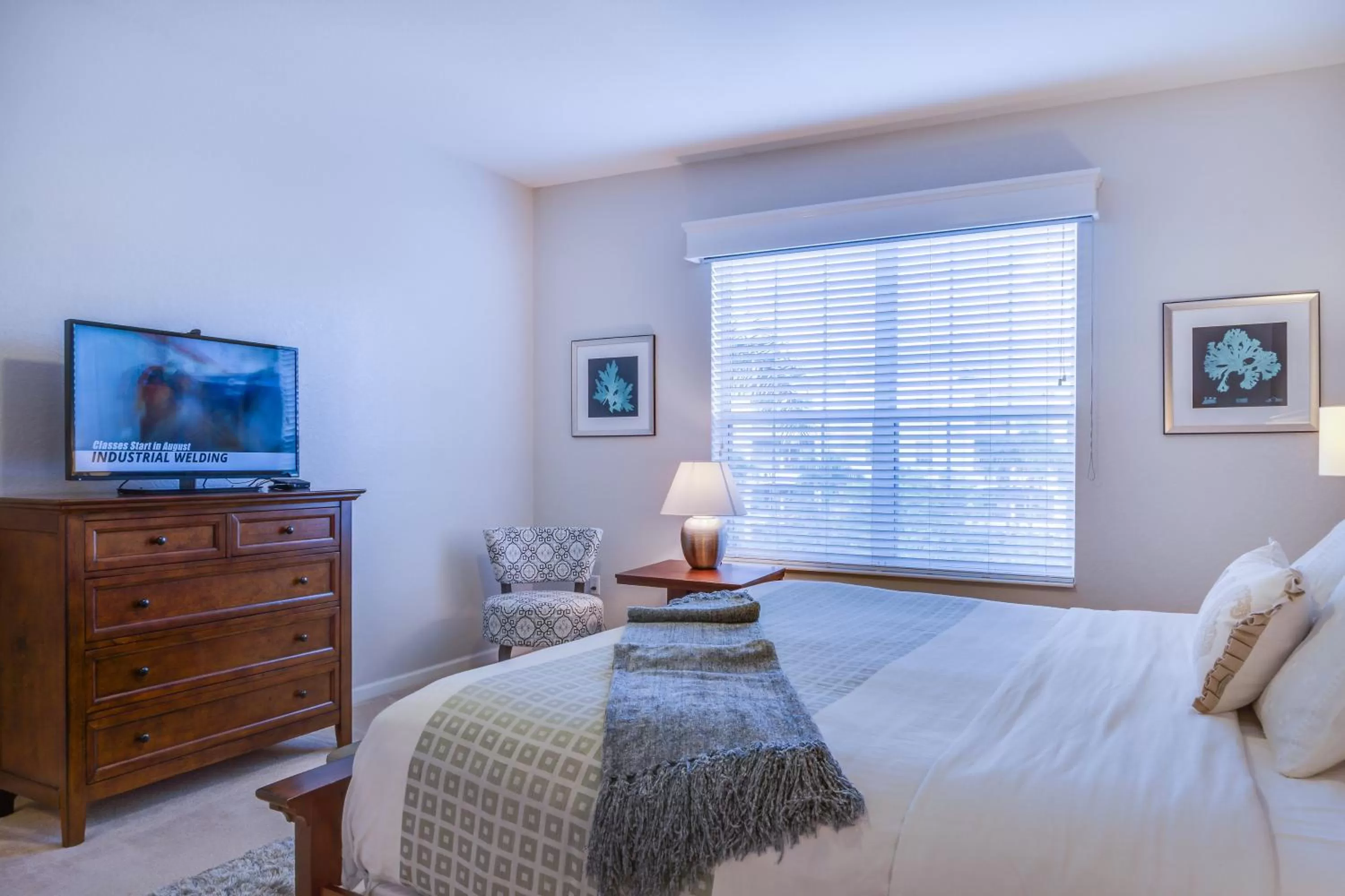 Photo of the whole room, Bed in Orlando Escape