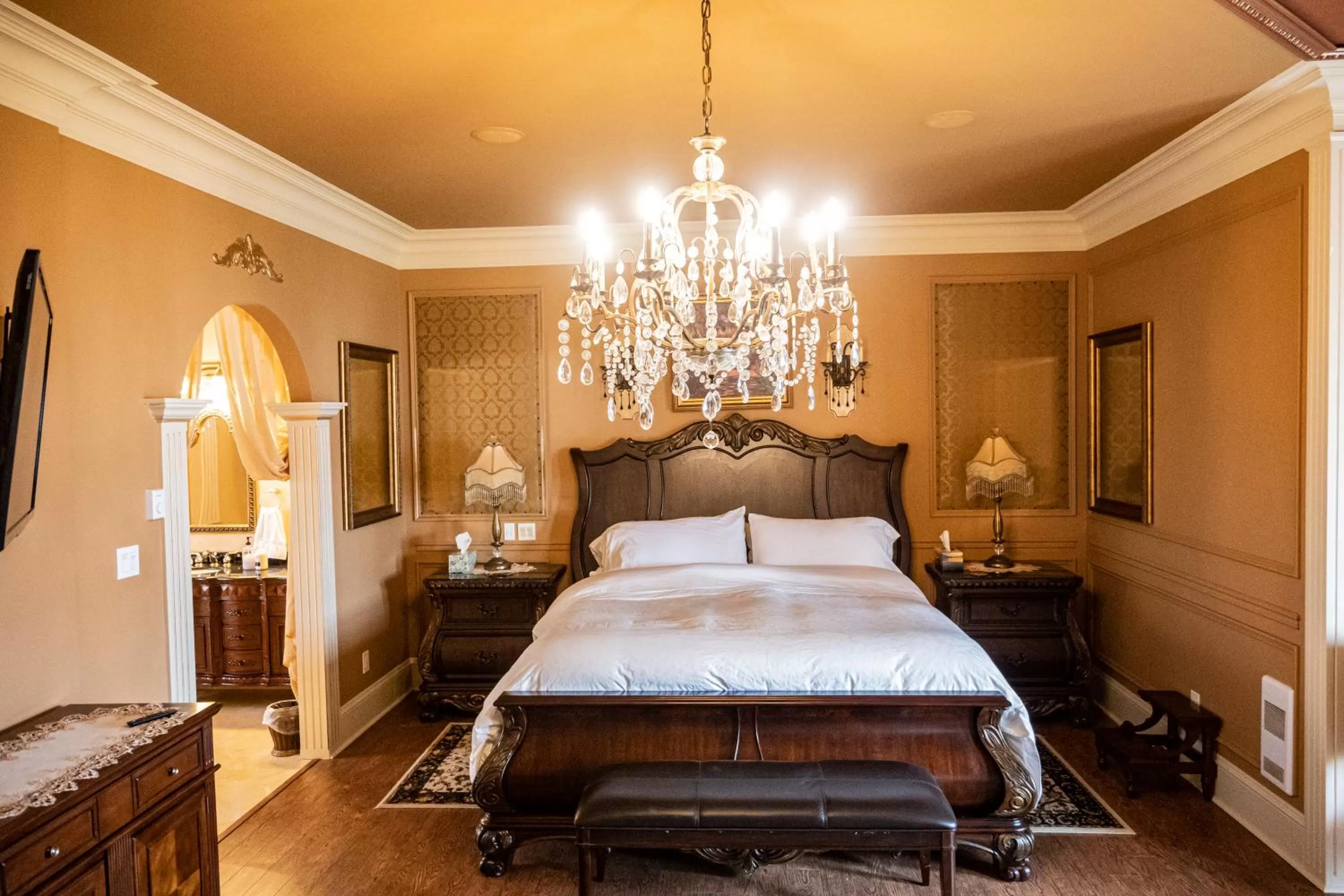 Bed in Belle View Manor Inn