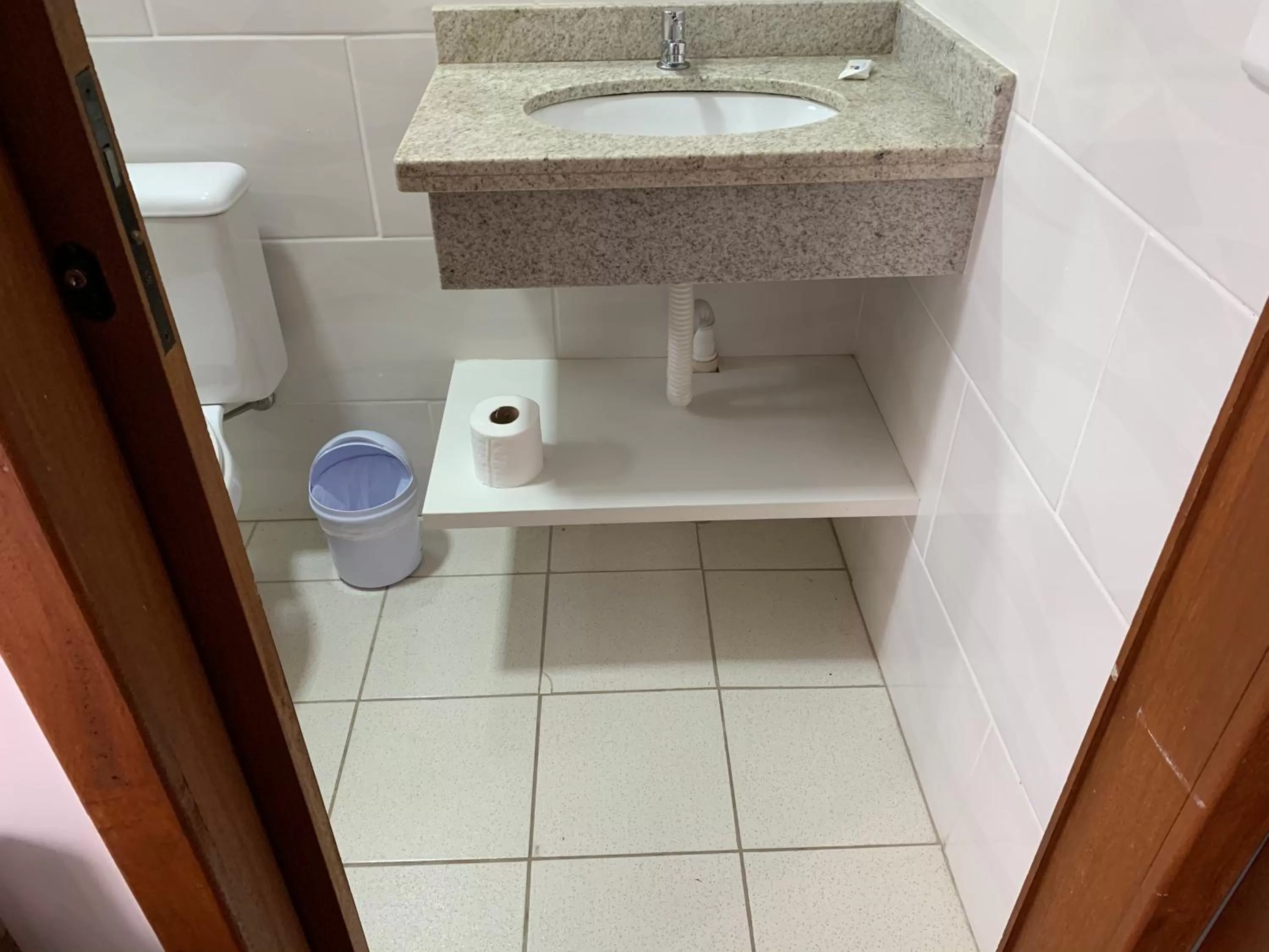 Bathroom in Beach House Floripa - Sunset