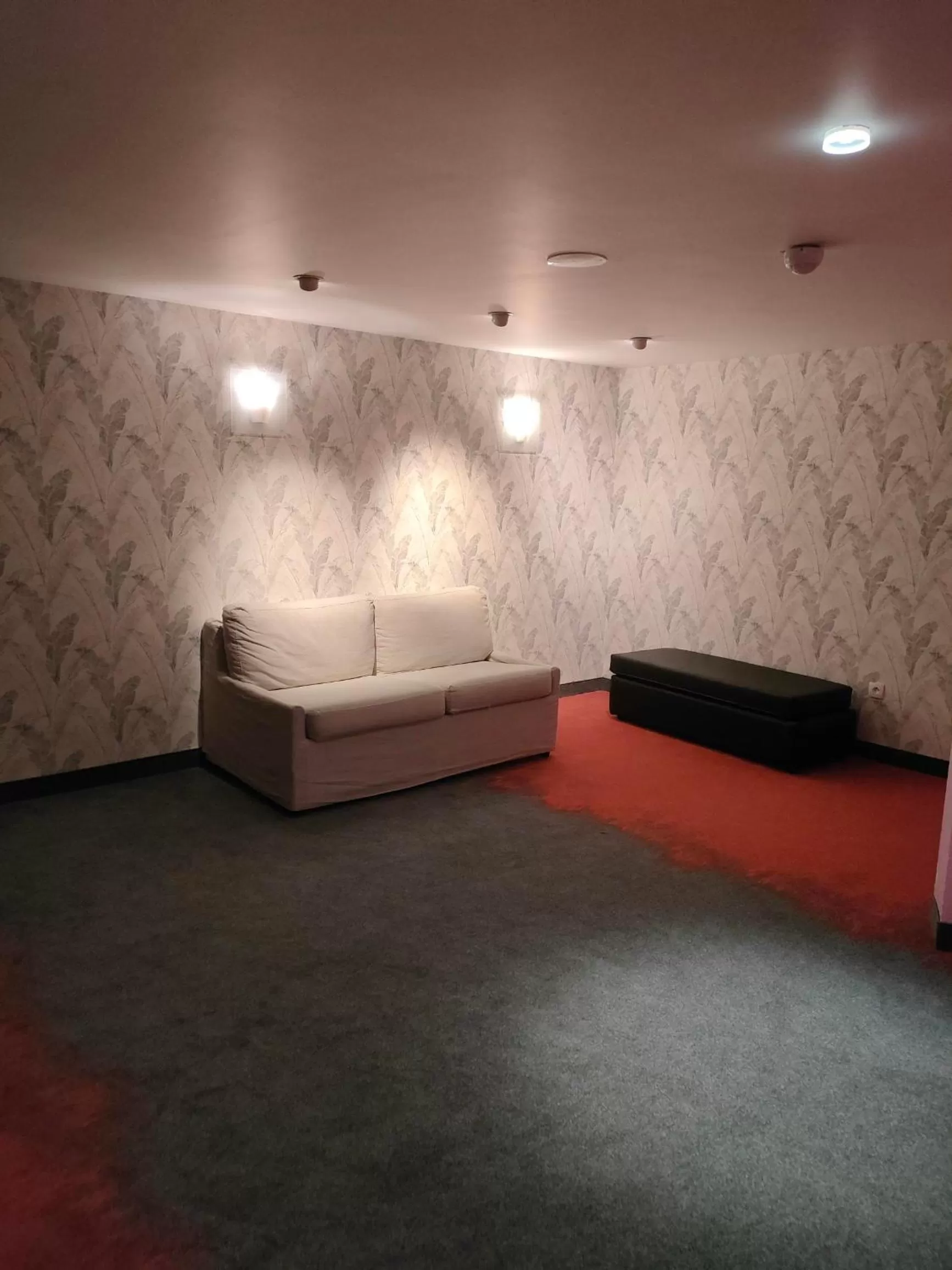 Lobby or reception, Bed in ibis Styles Bethune Bruay la Buissière