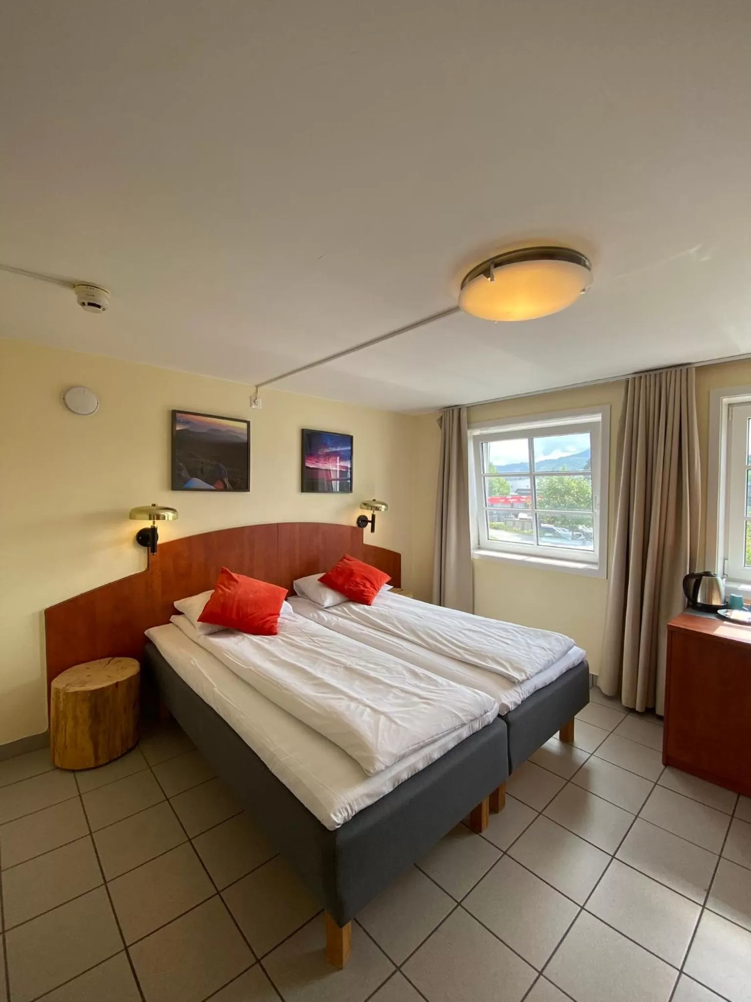 Photo of the whole room, Bed in Lilland Brewery Hotel