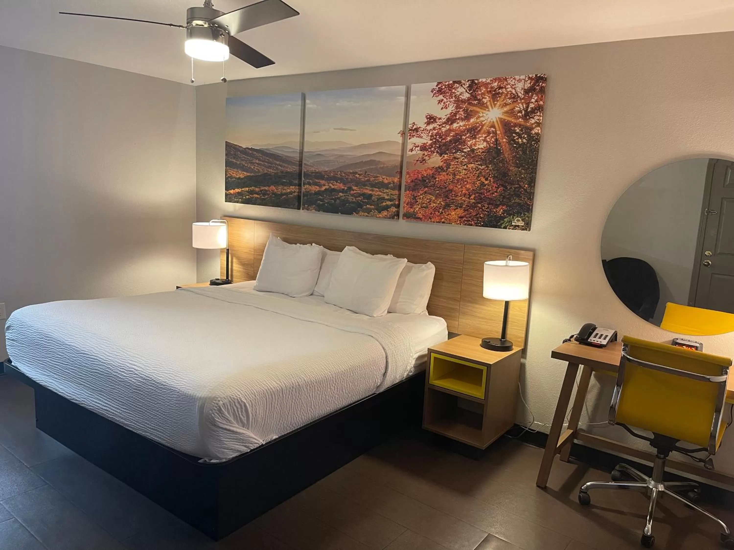 Bed in Days Inn by Wyndham Holladay