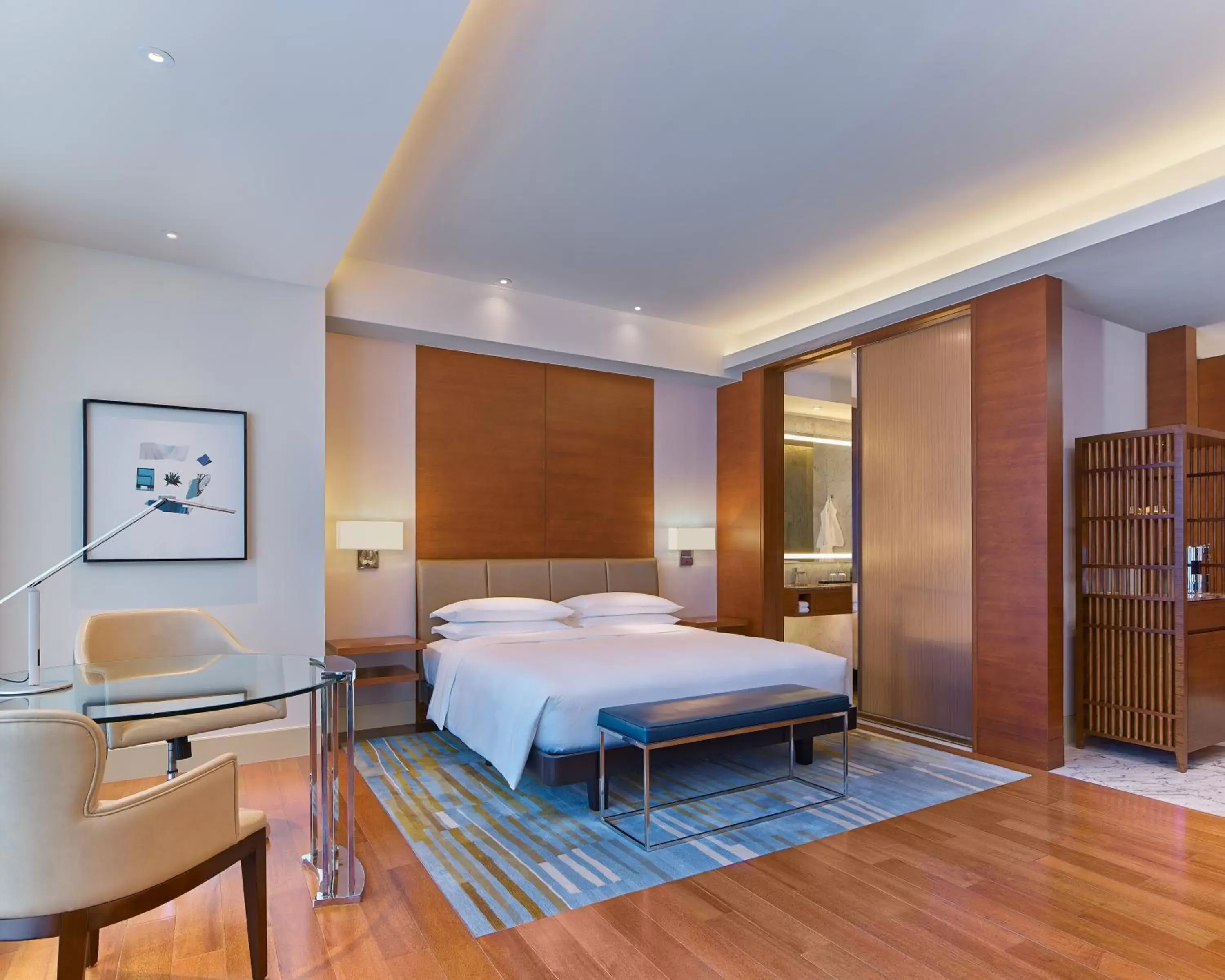 Deluxe King Room - Club Access in Grand Hyatt Manila Deluxe King Room - Club Access in Grand Hyatt Manila