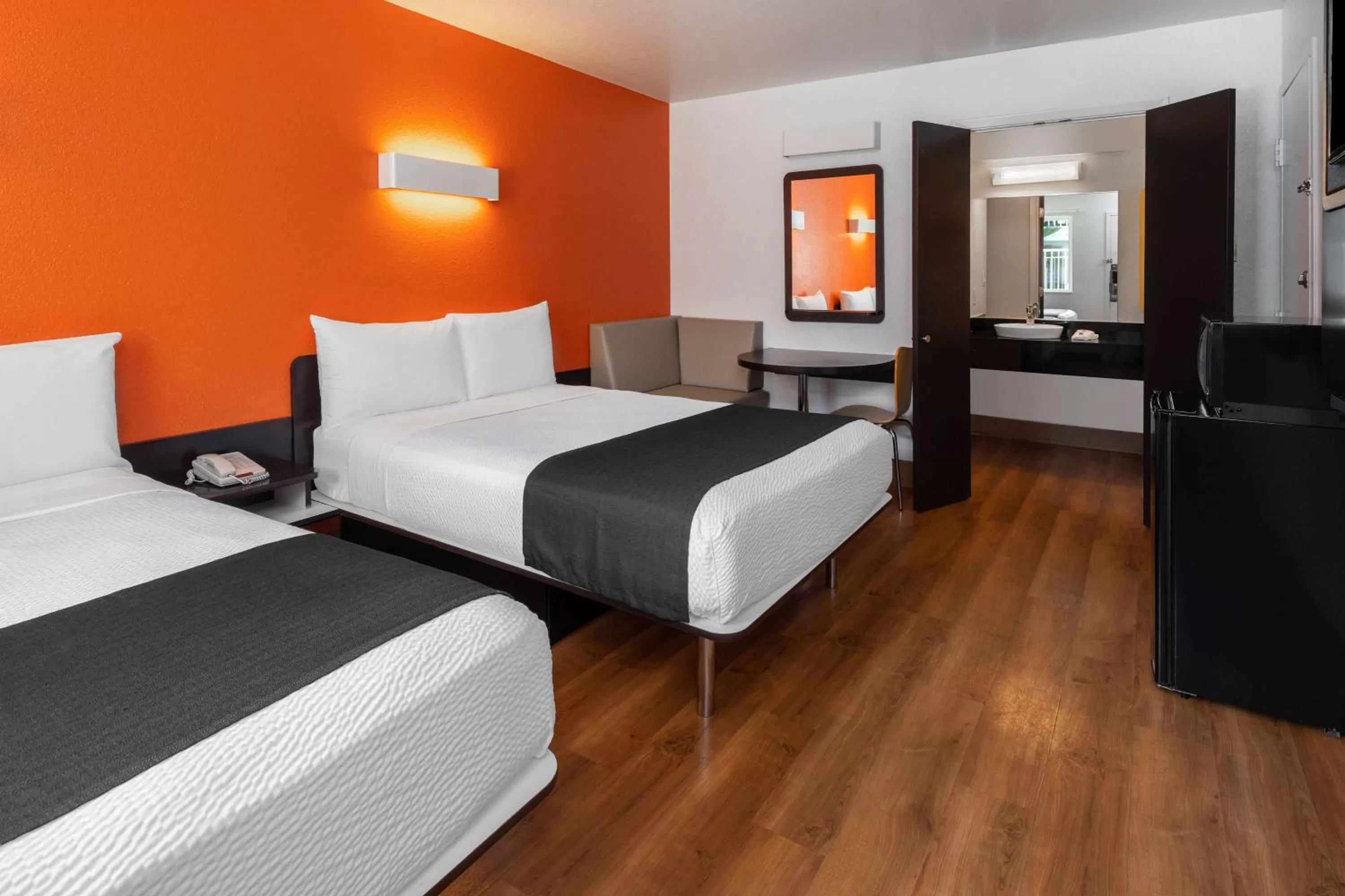 Bedroom, Bed in Motel 6-Carpinteria, CA - Santa Barbara - South