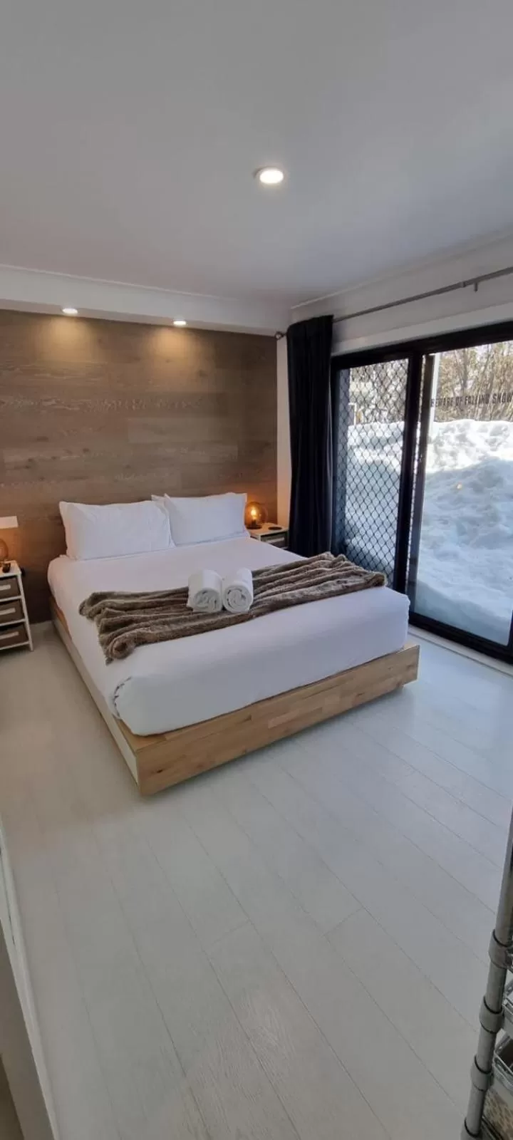 Bed in Cedarwood Apartments