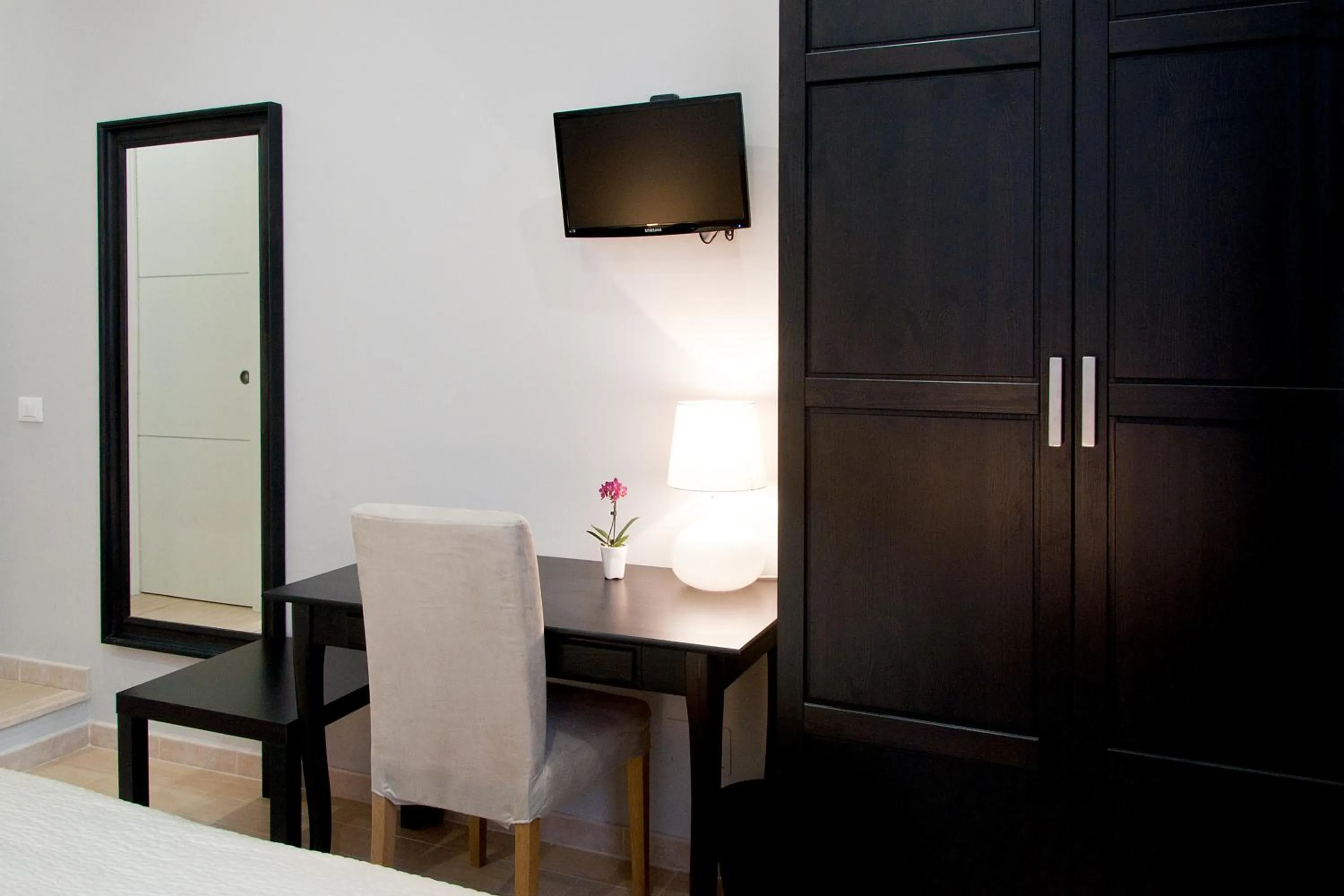 TV and multimedia in Operà