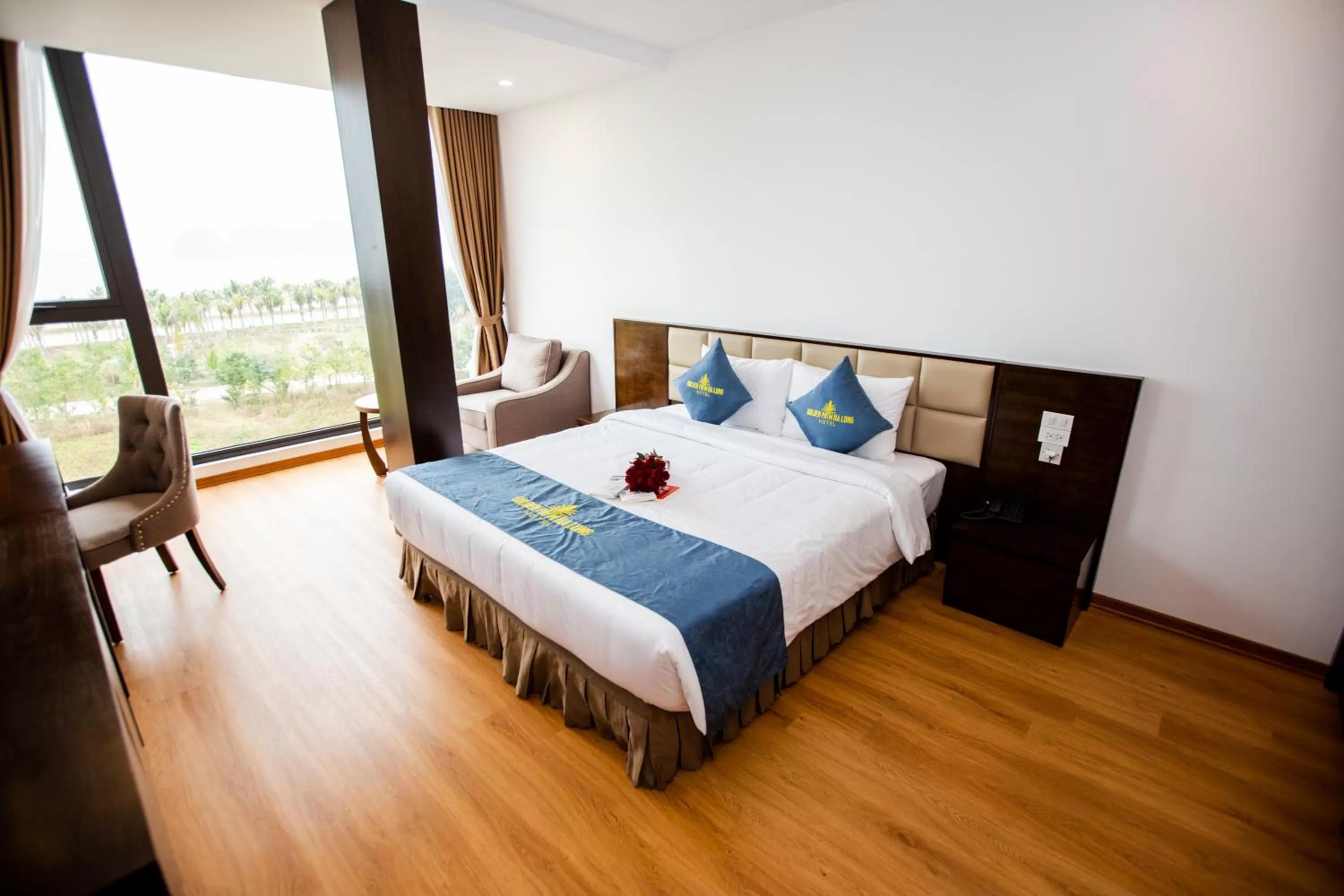 Bed in Golden Palm HaLong Hotel