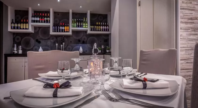 Restaurant/places to eat in Hotel Daytona Palace