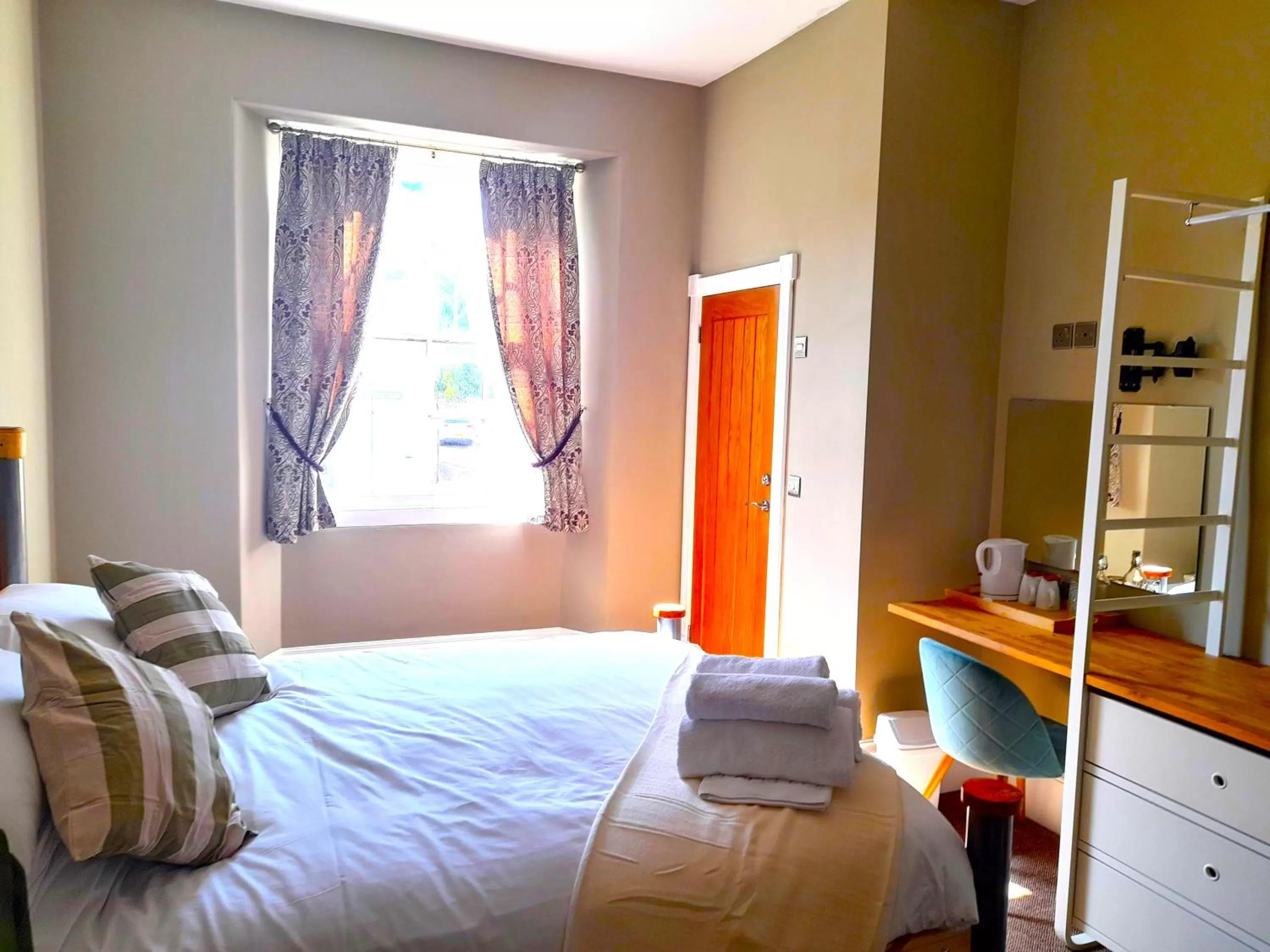 Photo of the whole room, Bed in The Olive Well