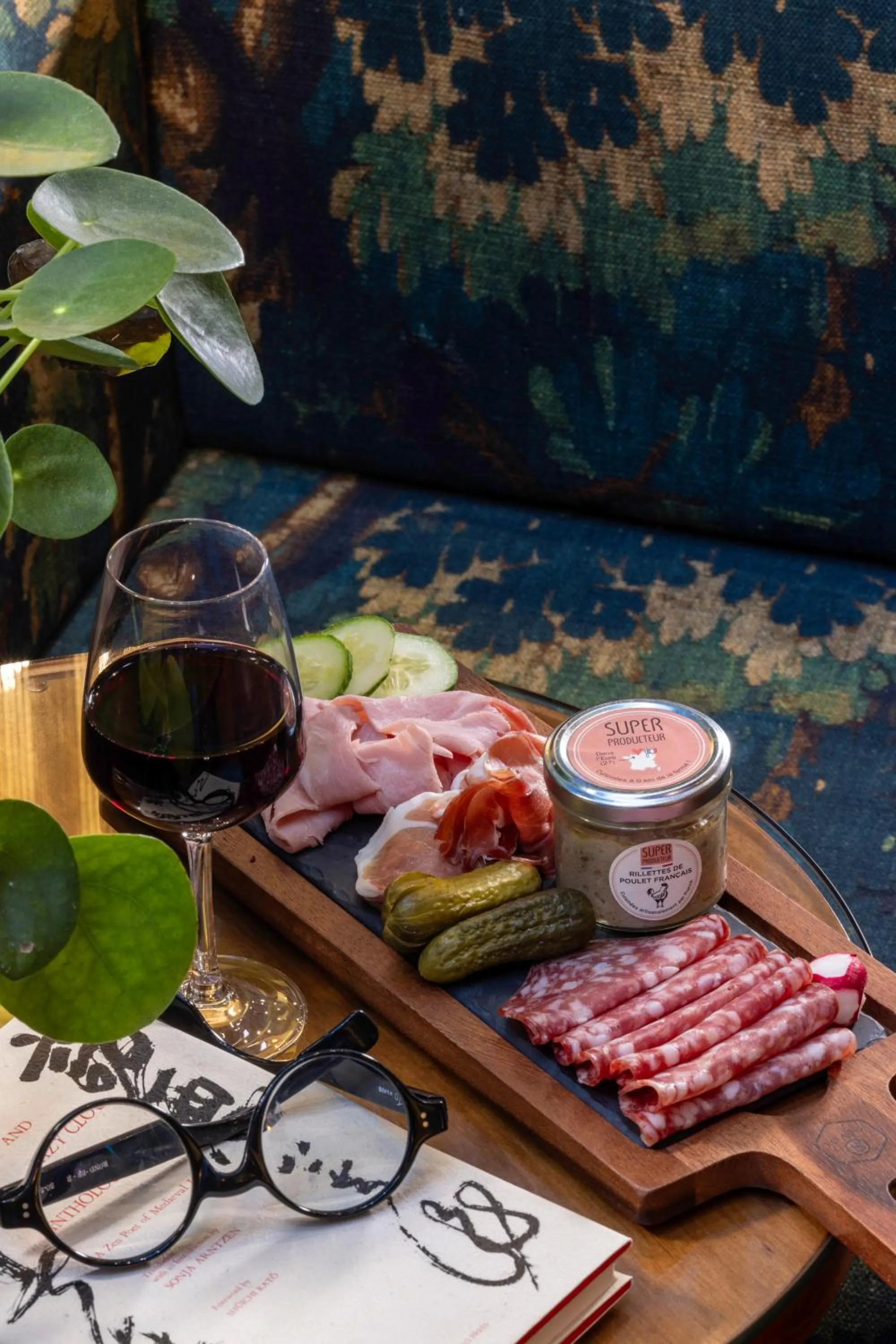 Restaurant/places to eat, Food in Hôtel du Home Moderne