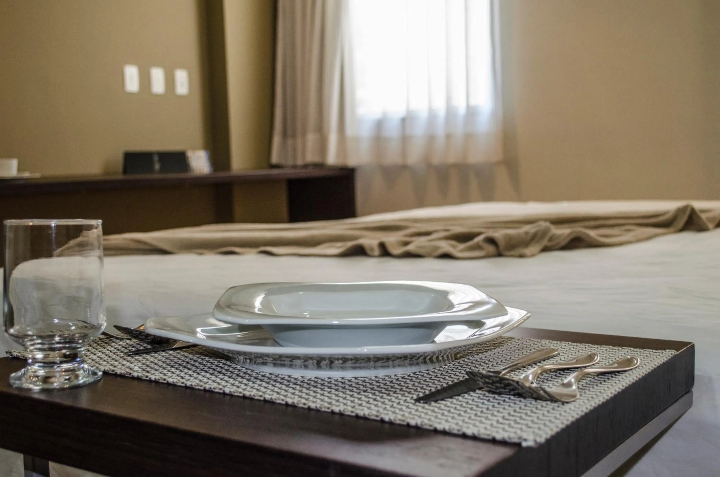 Food and drinks, Bed in Mont Blanc Apart Hotel - Duque de Caxias