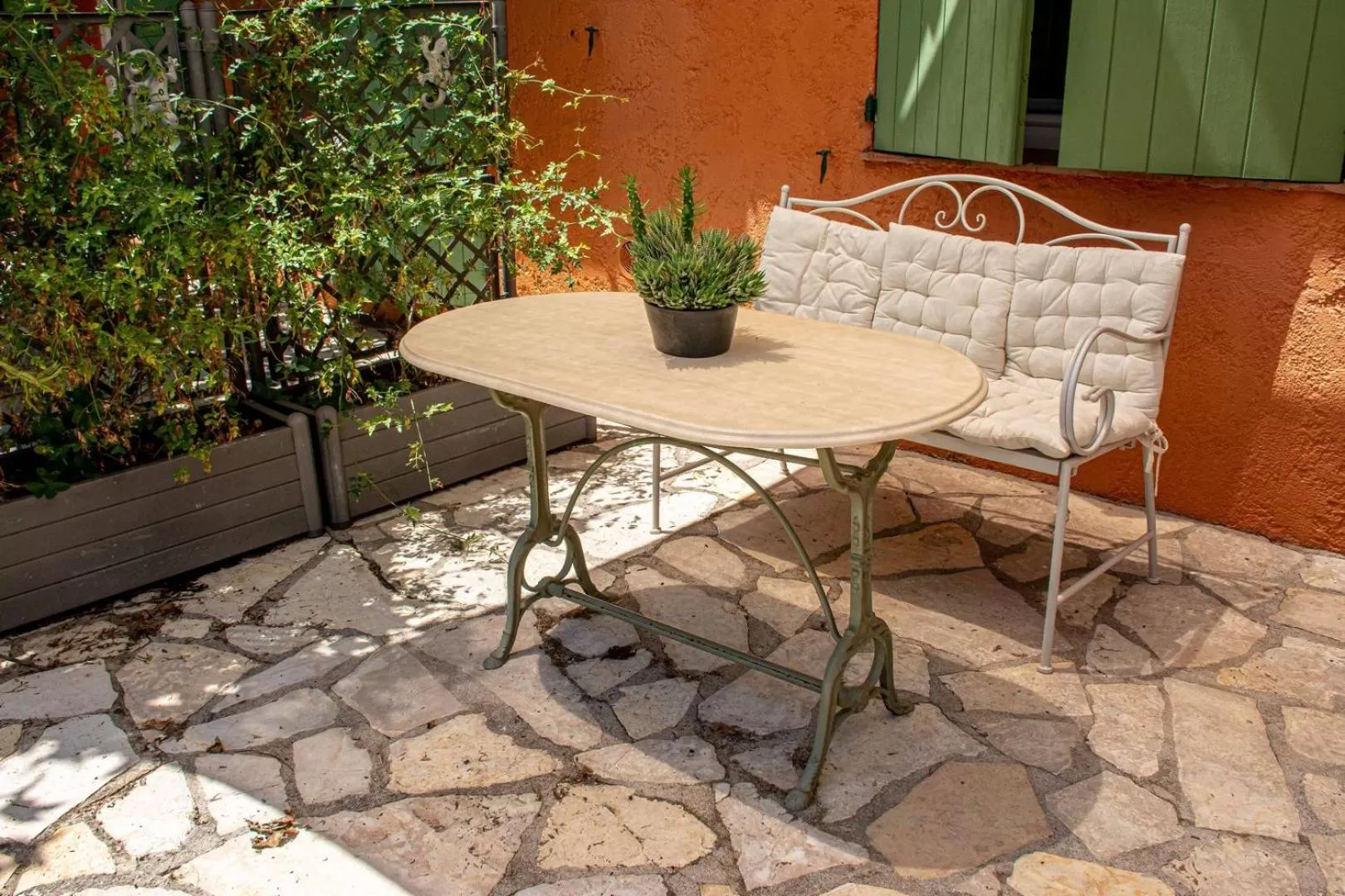 Patio in Le Clos des Oliviers 188 chemin du Hameau des Bourges 06650 Le Rouret