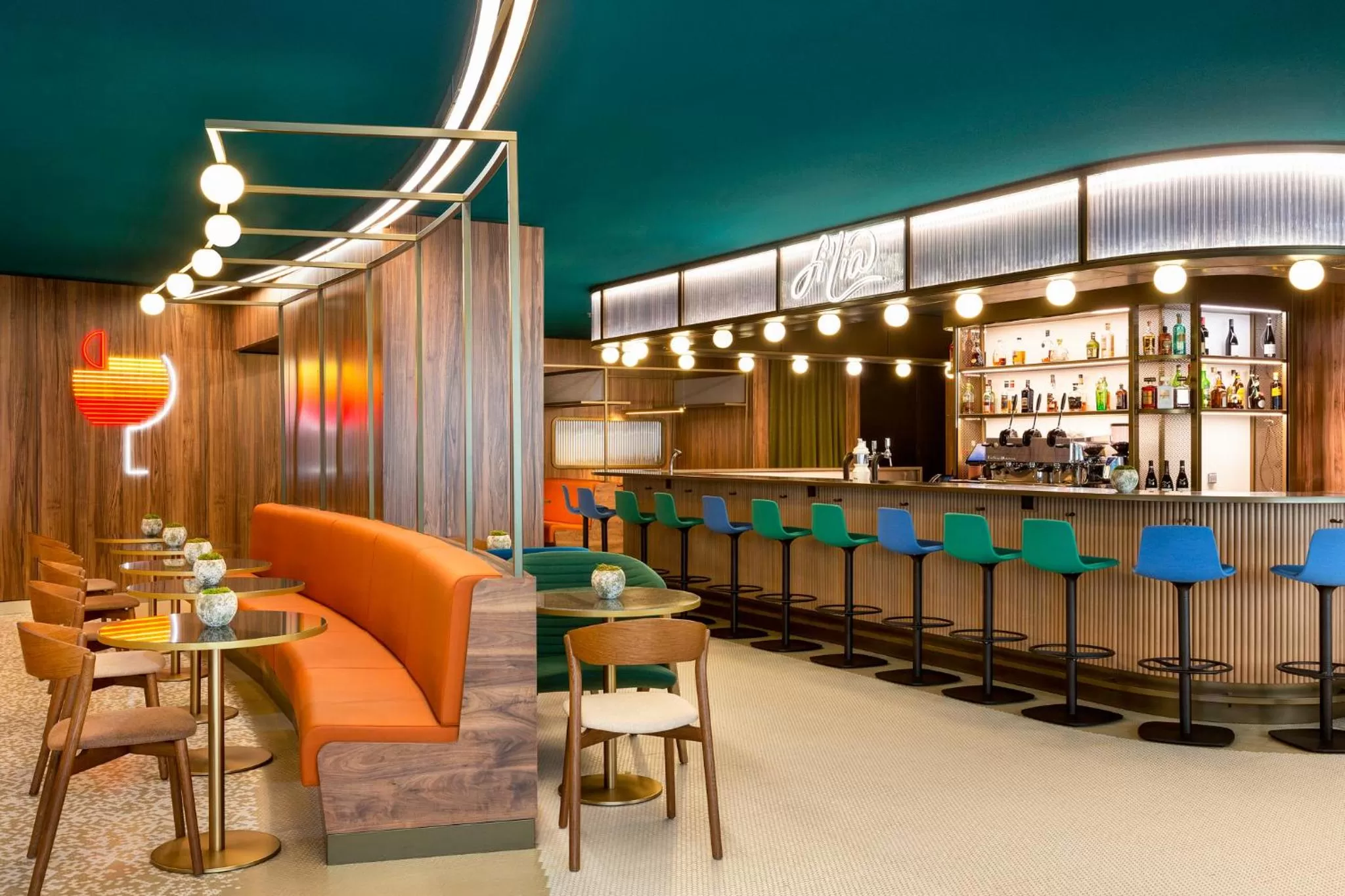 Restaurant/places to eat in Pullman Paris Montparnasse