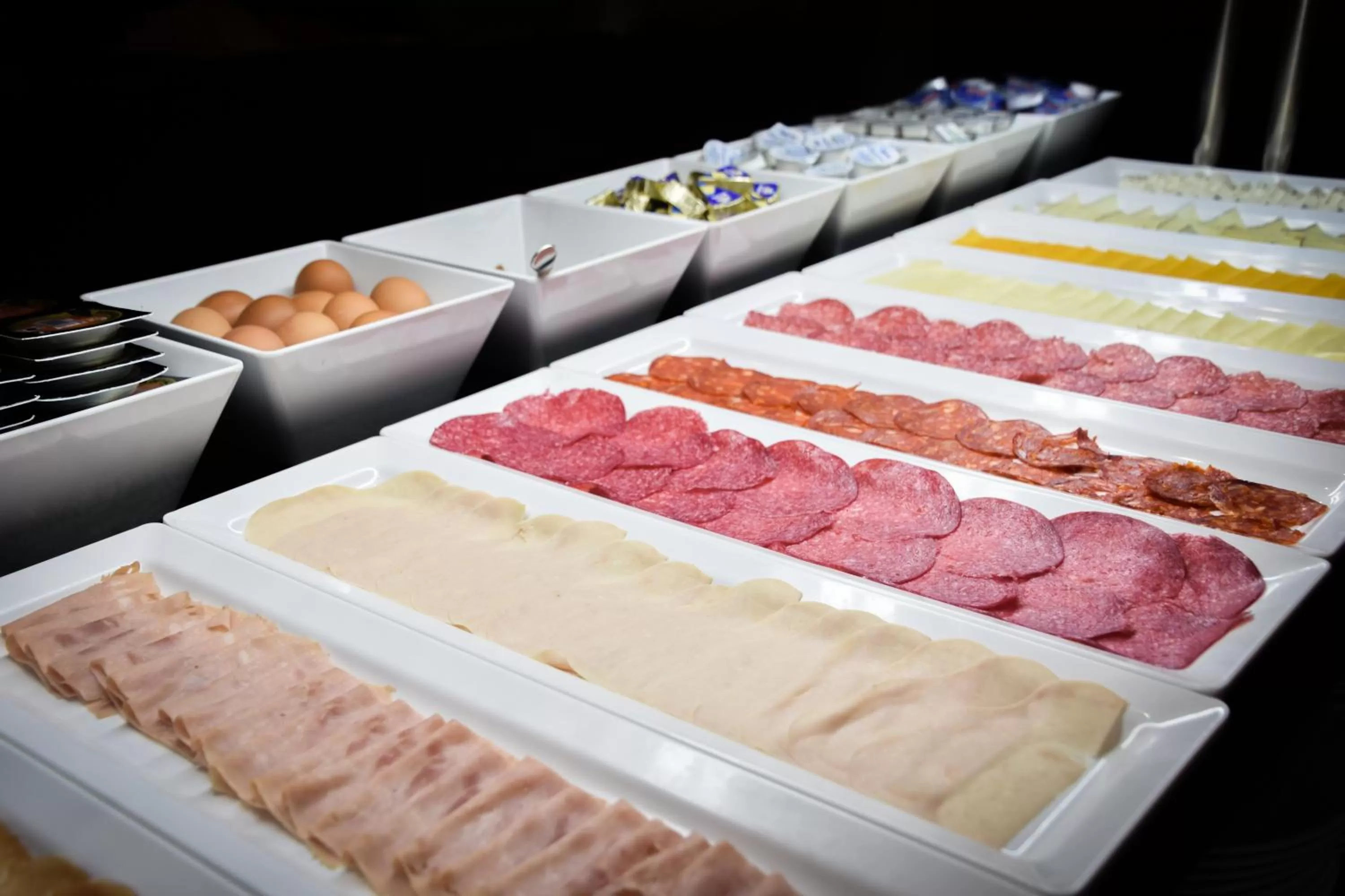 Buffet breakfast in Senator Parque Central