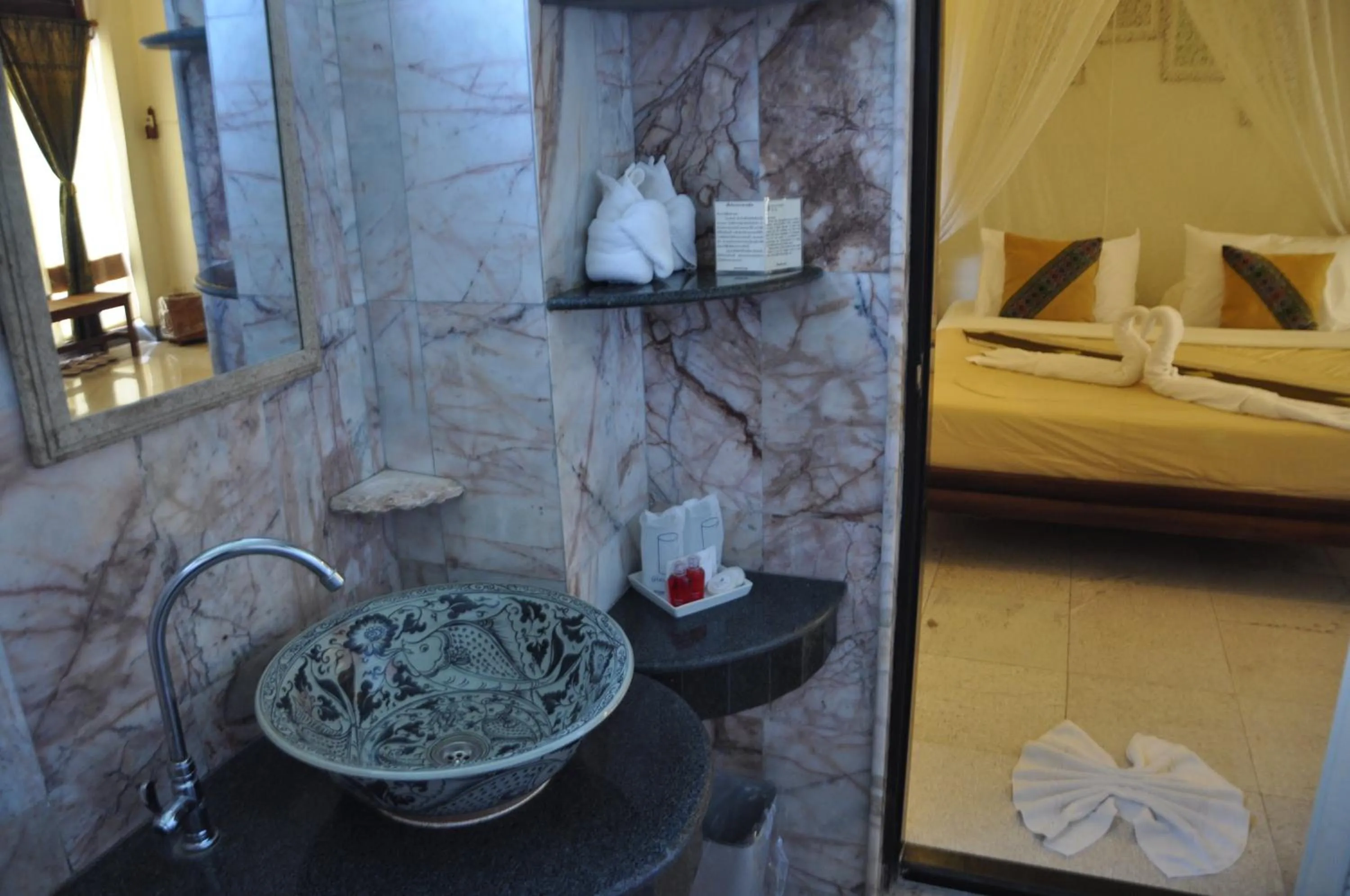 Superior Double Room in Ruean Thai Hotel