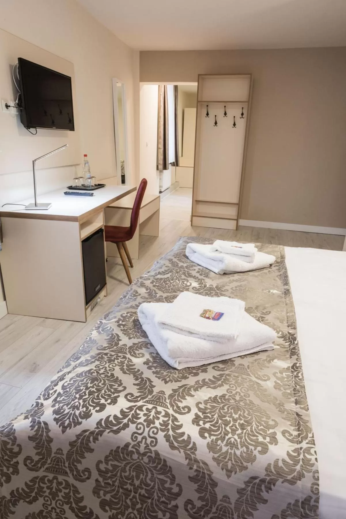 Photo of the whole room, Bed in Novel Hotel