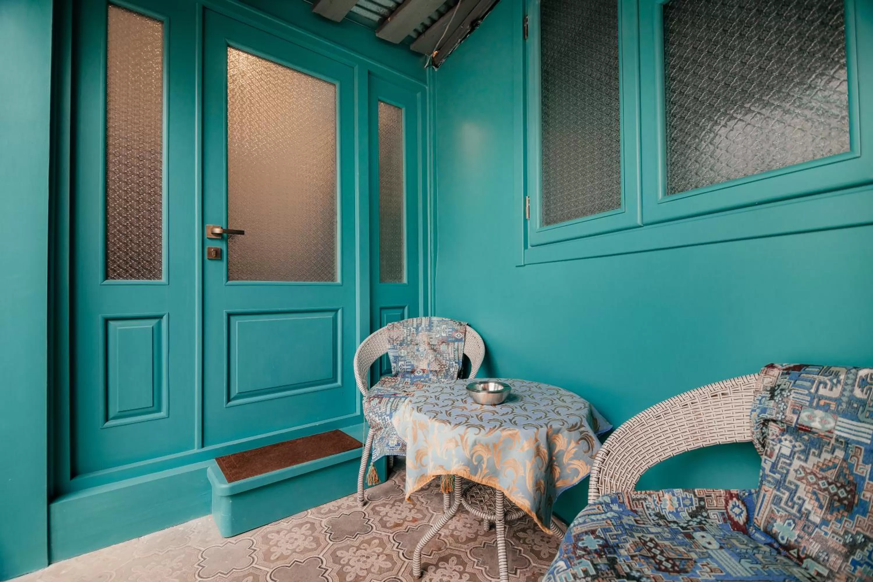 Facade/entrance, Seating Area in VovaDoma