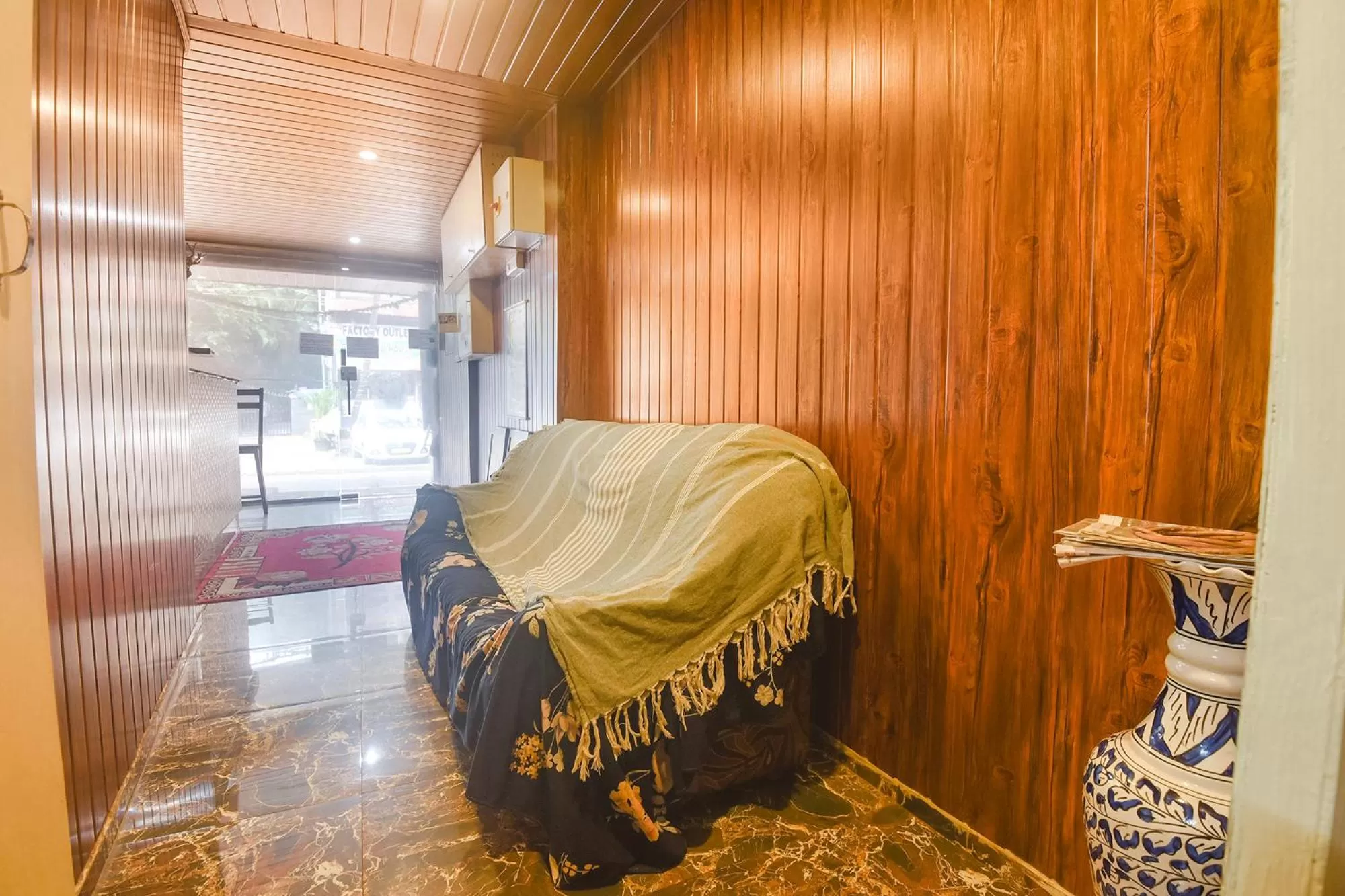 Seating area, Bed in FabExpress Corinthia Boutique Rooms - Nr Candolim Beach