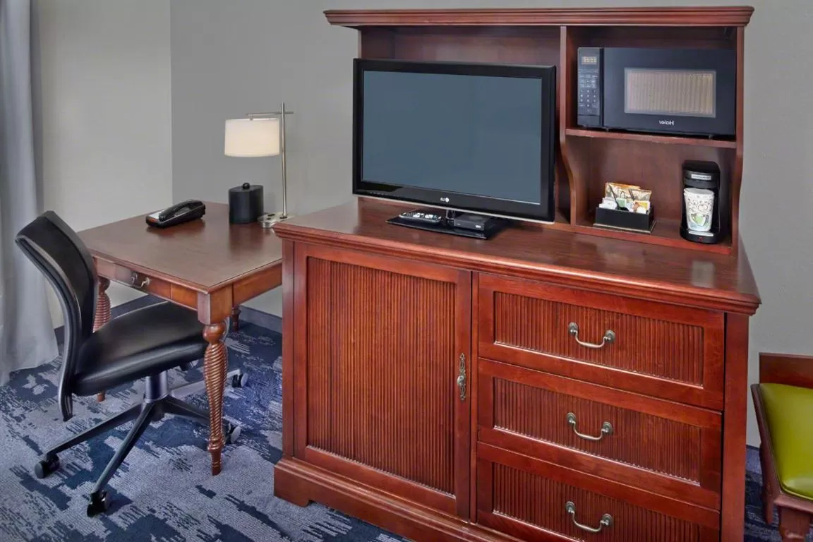 TV and multimedia in SummerPlace Inn