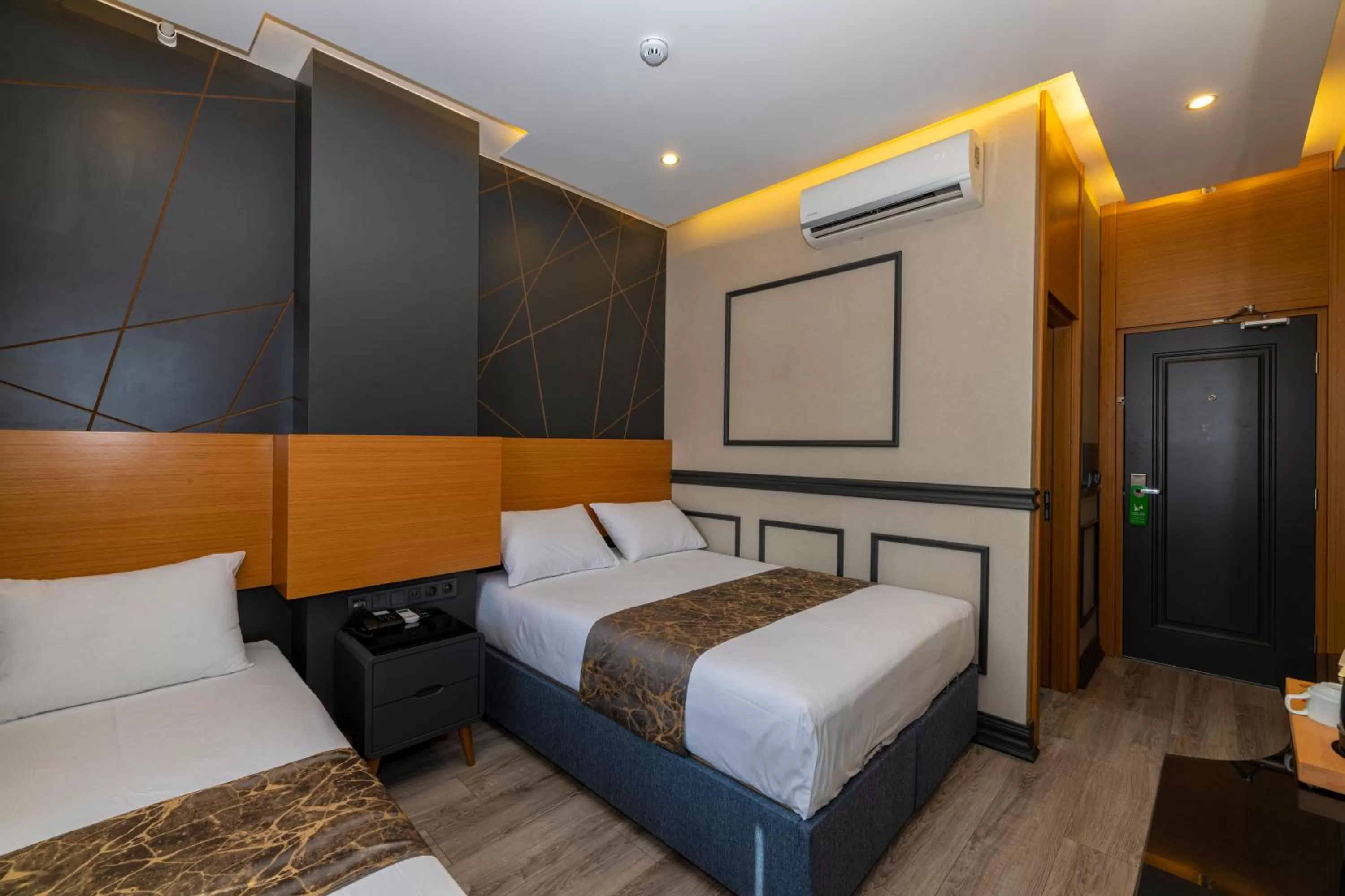 Photo of the whole room in Confores Hotel