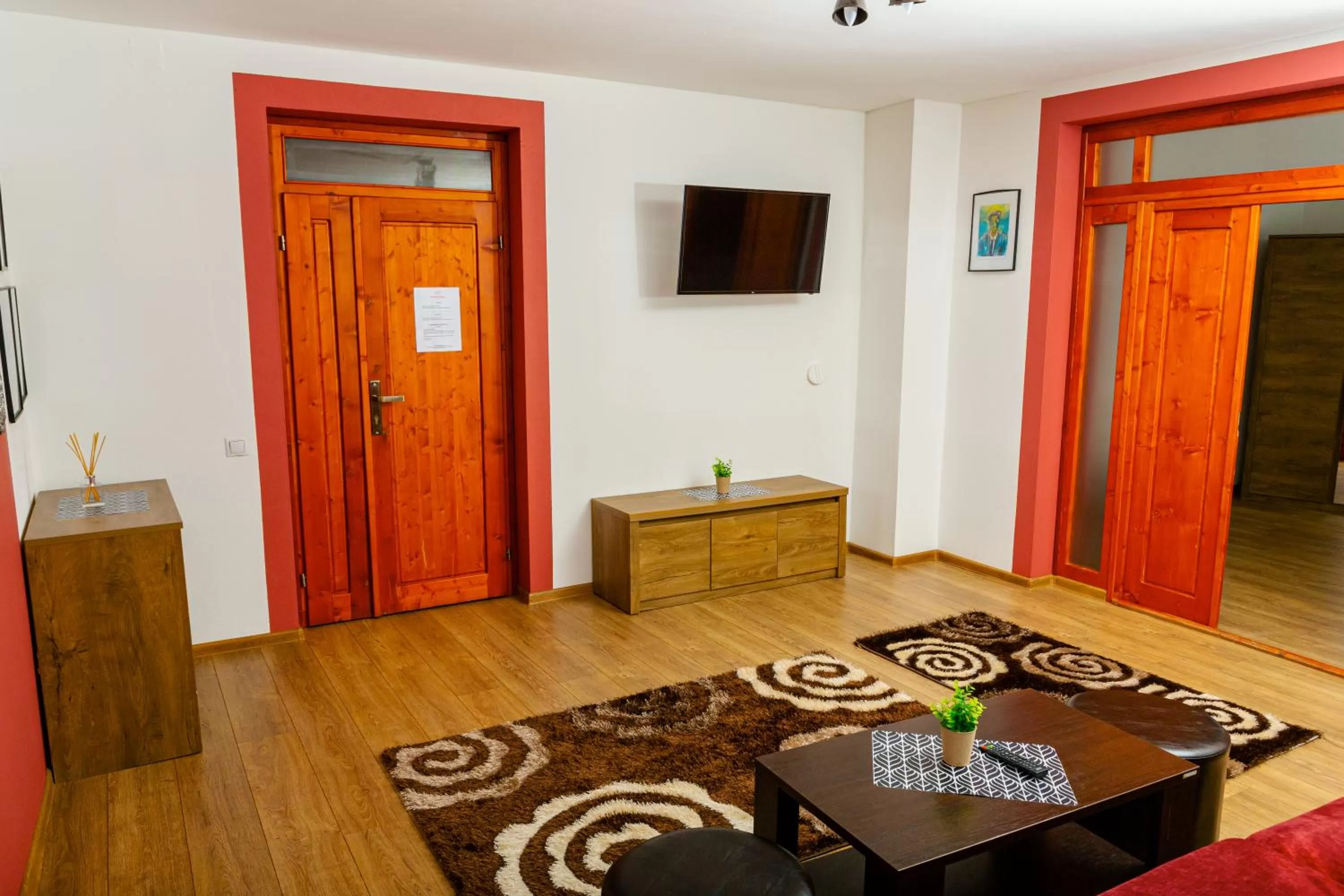 Living room, TV/Entertainment Center in Pensiunea Pictorilor