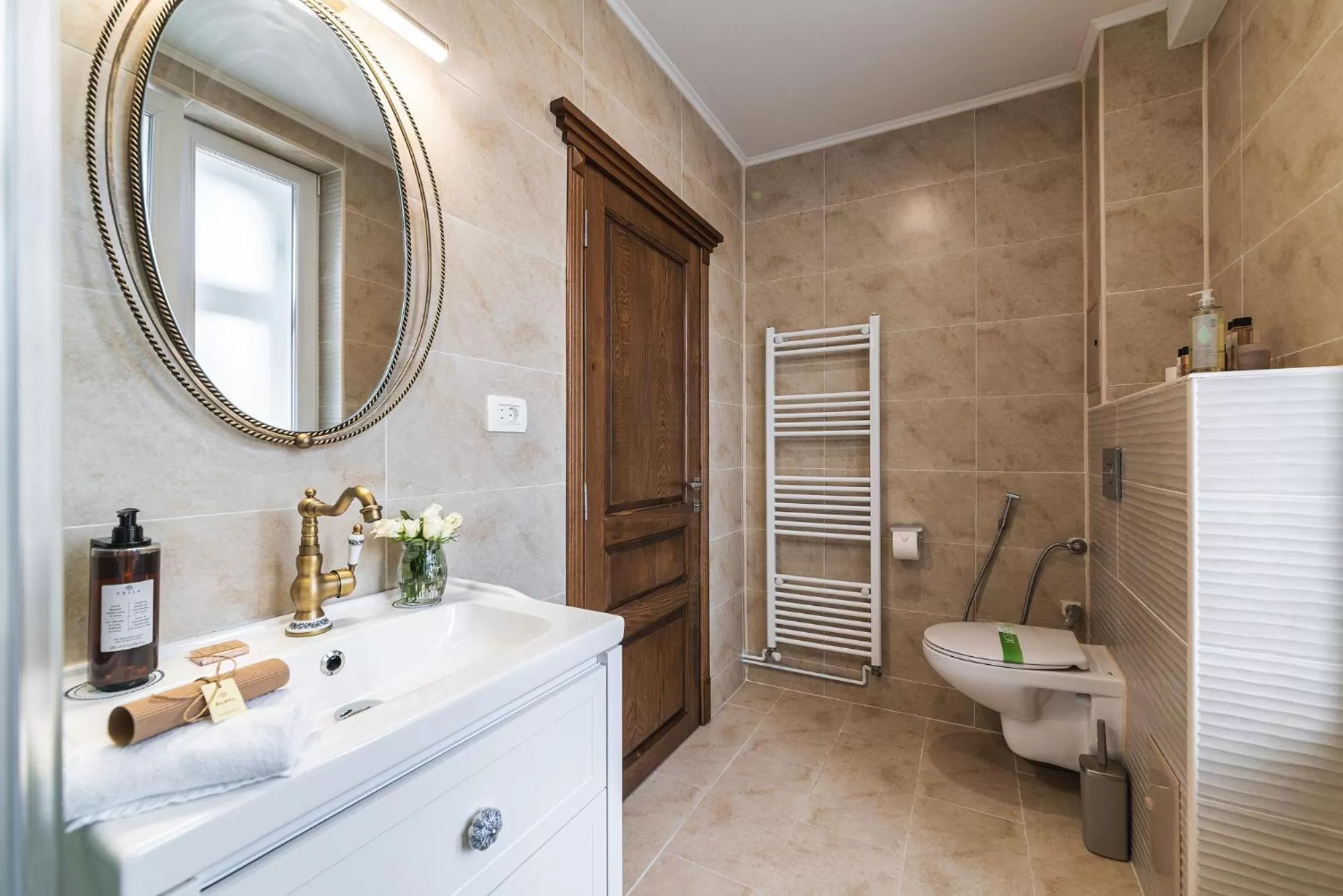 Bathroom in Nikolas Haus Premium Historic Center Stay & Free Parking