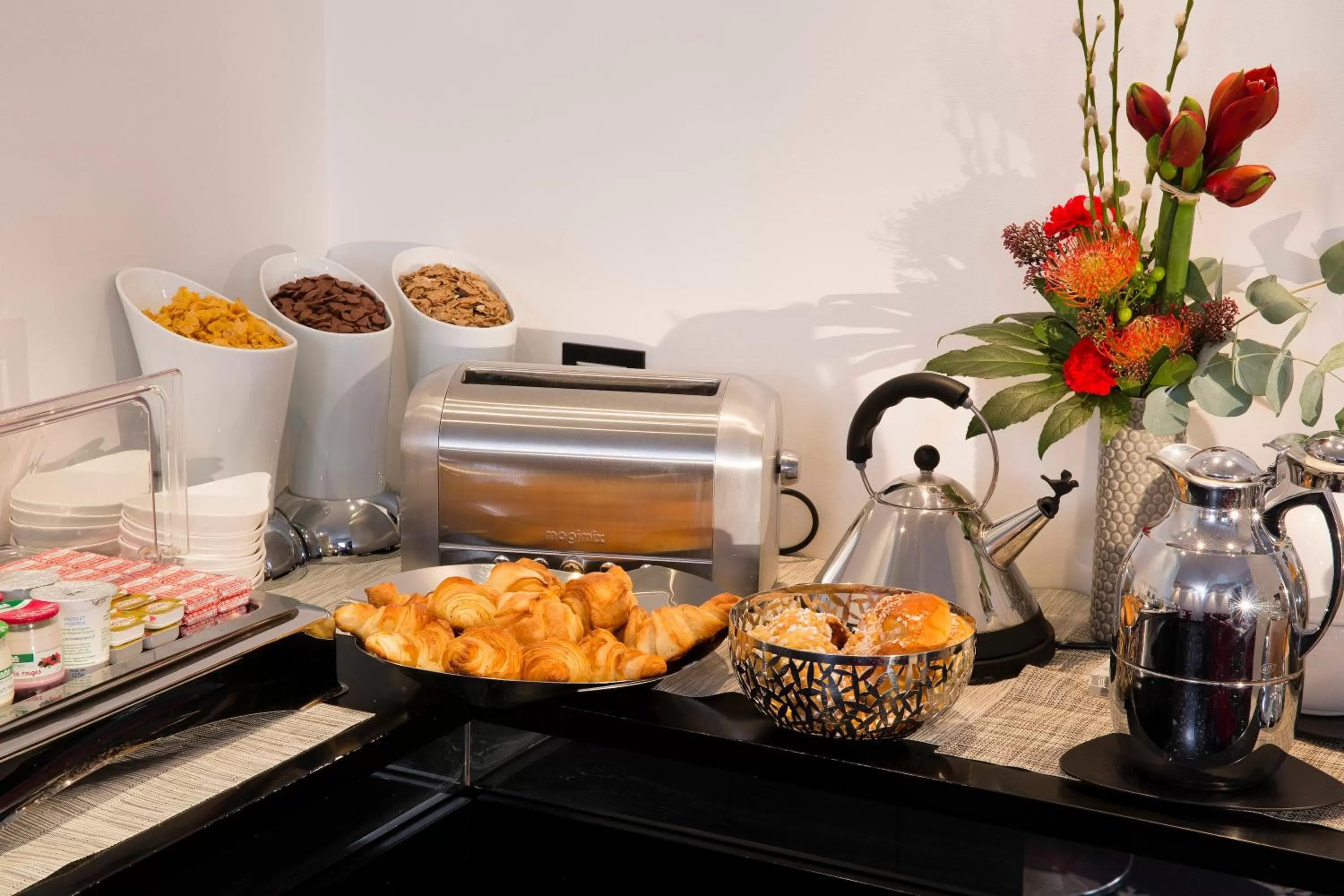 Breakfast in Hotel Ares Eiffel