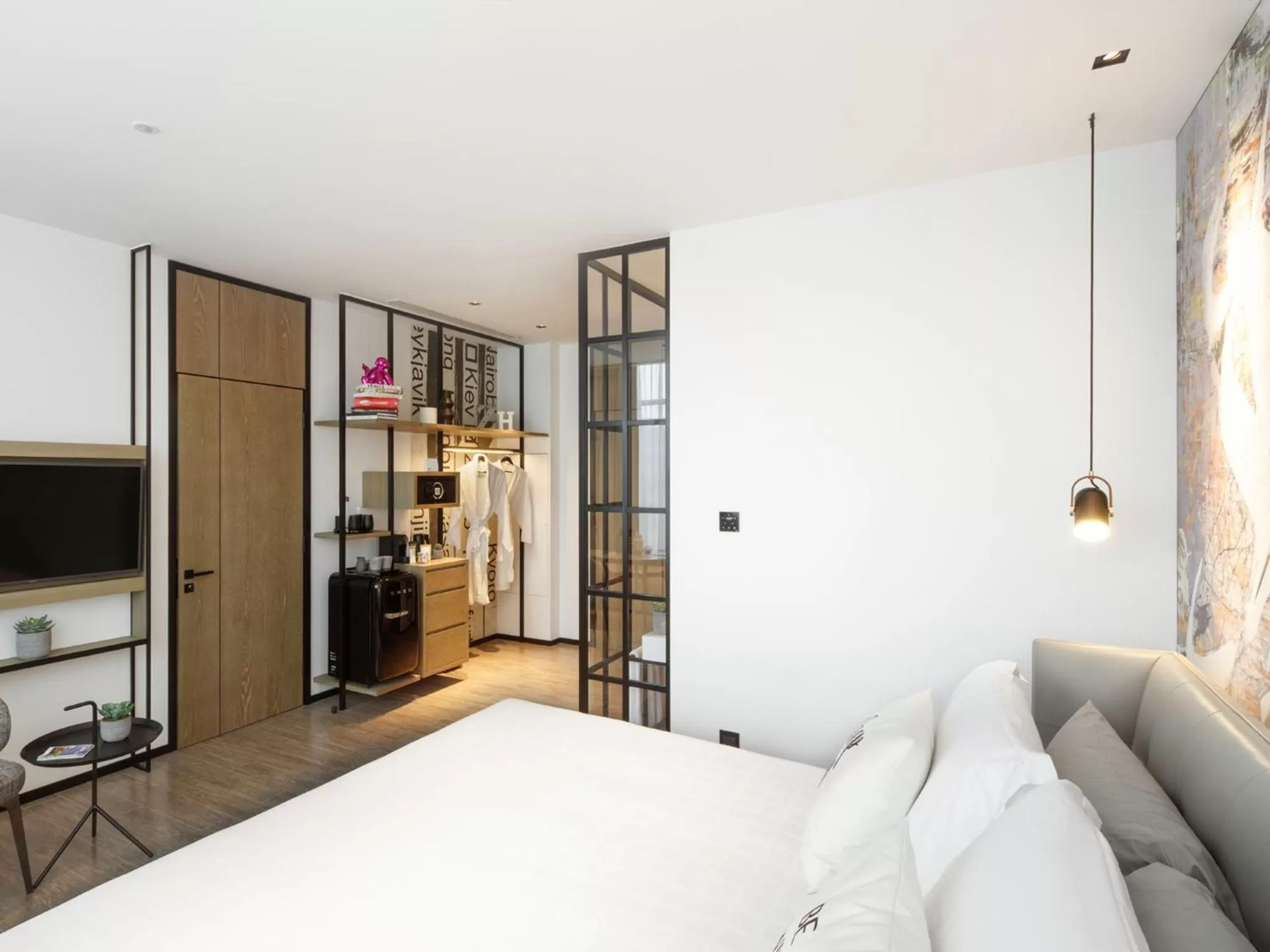 Shower, Bed in Zabeel House The Greens by Jumeirah