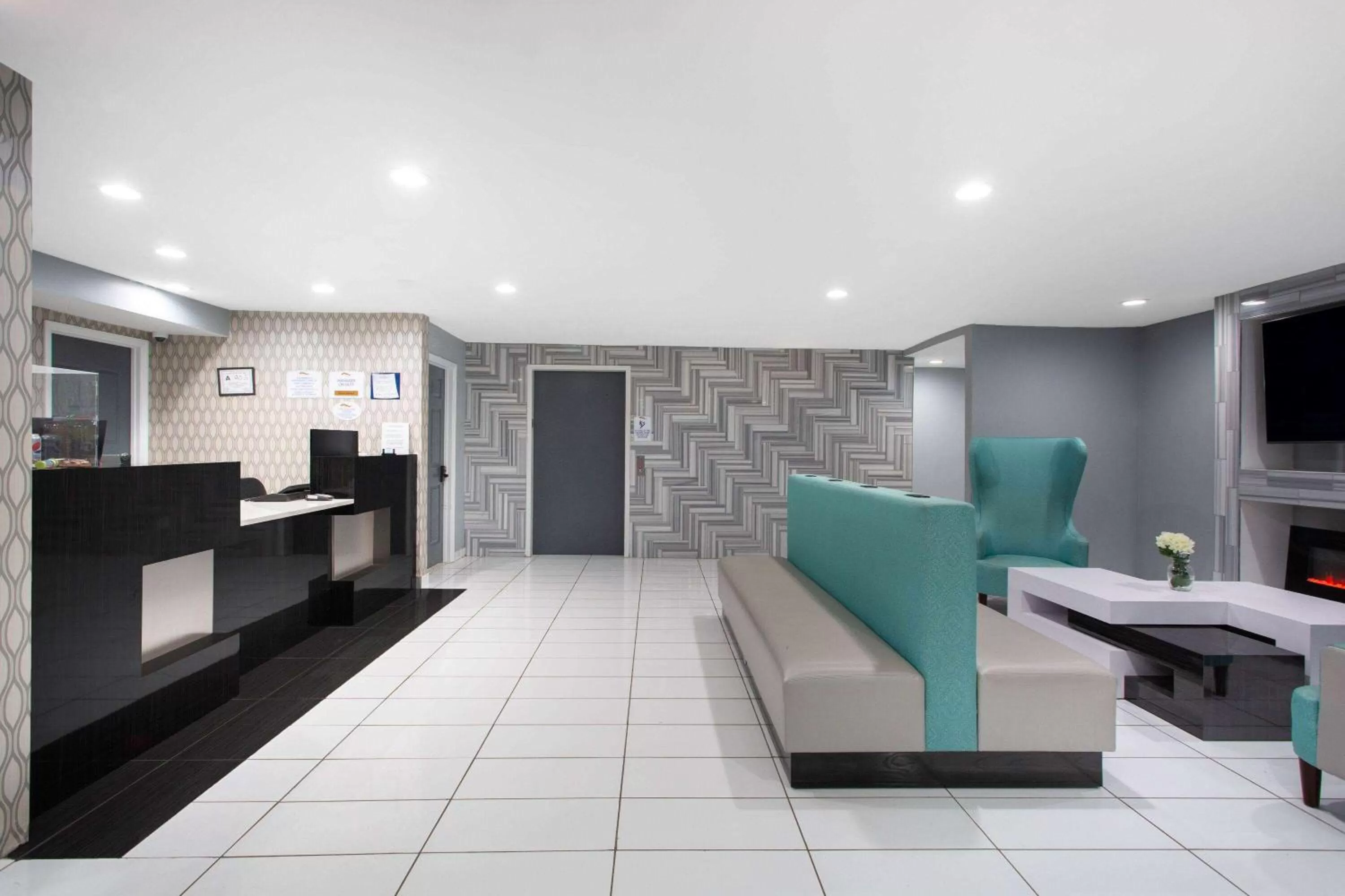 Lobby or reception in University Inn & Suites