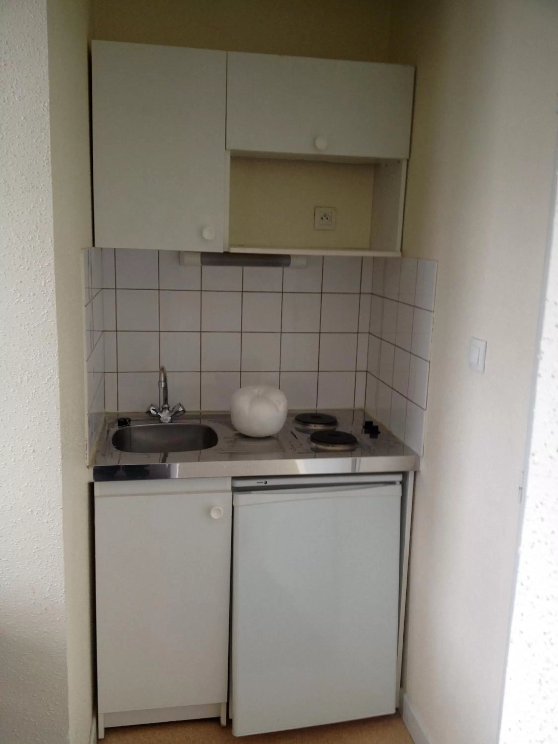 Kitchen or kitchenette, Kitchen/Kitchenette in Acacias Apparts Hotel