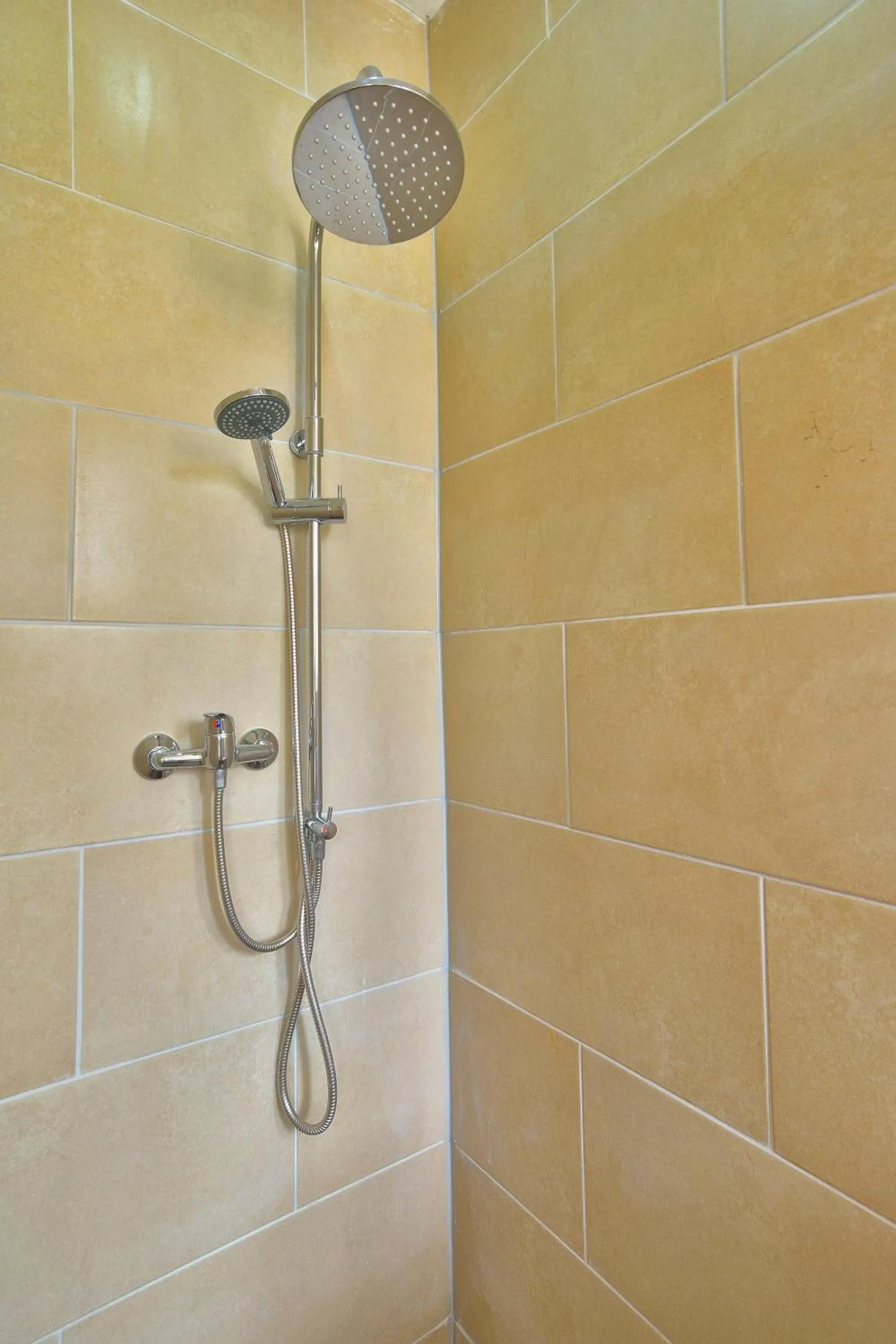 Shower in Hotel La Belle Vue