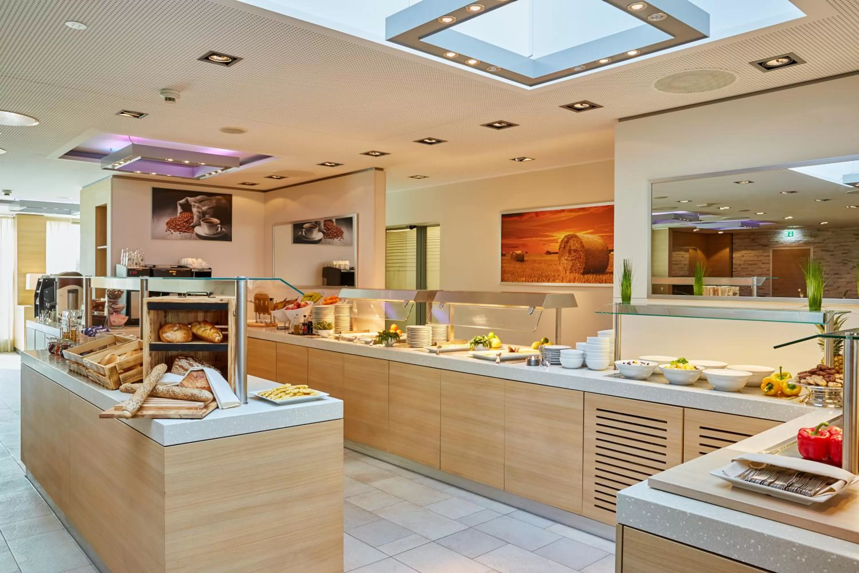 Buffet breakfast in H+ Hotel Zürich