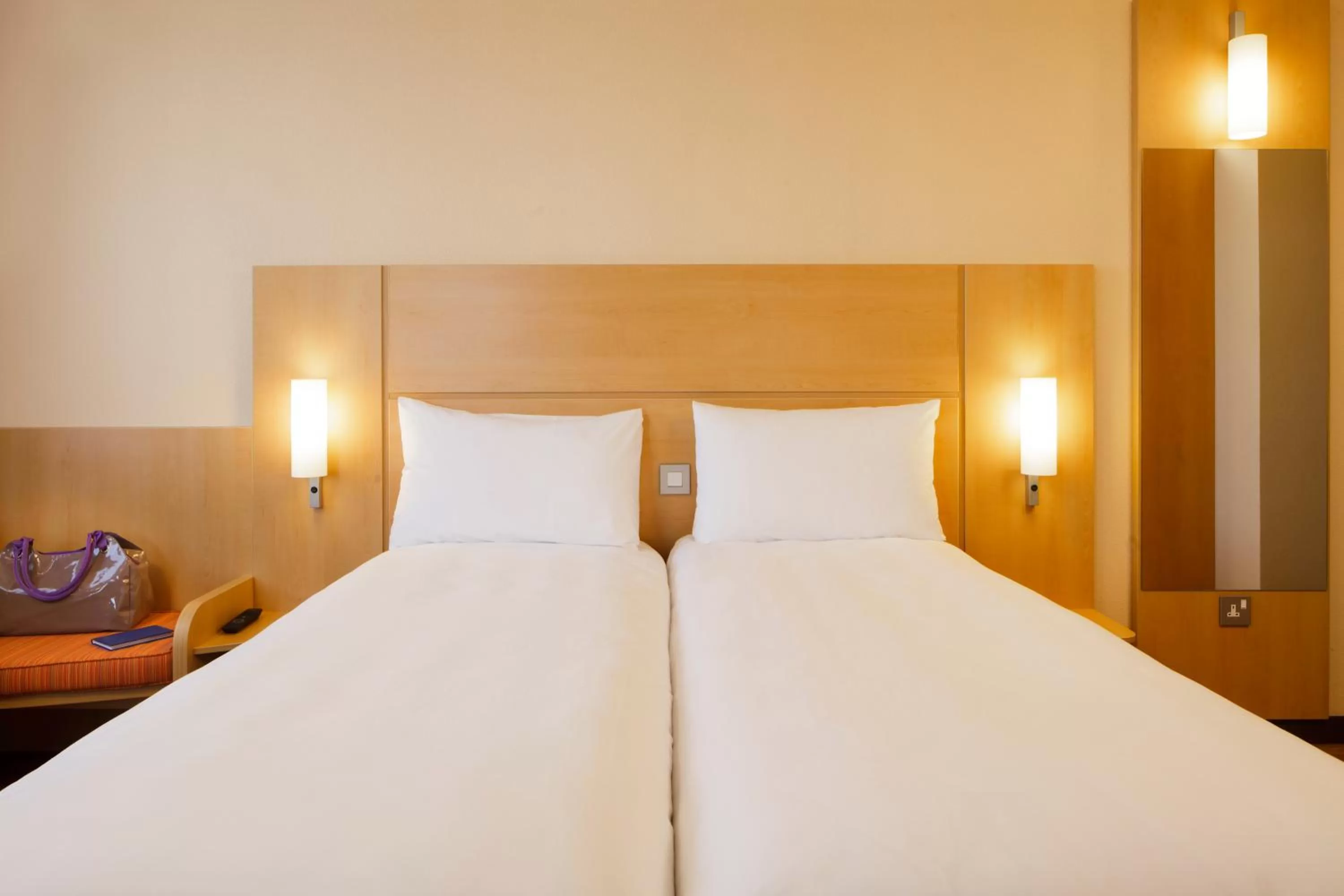 Bed in ibis London Shepherds Bush - Hammersmith