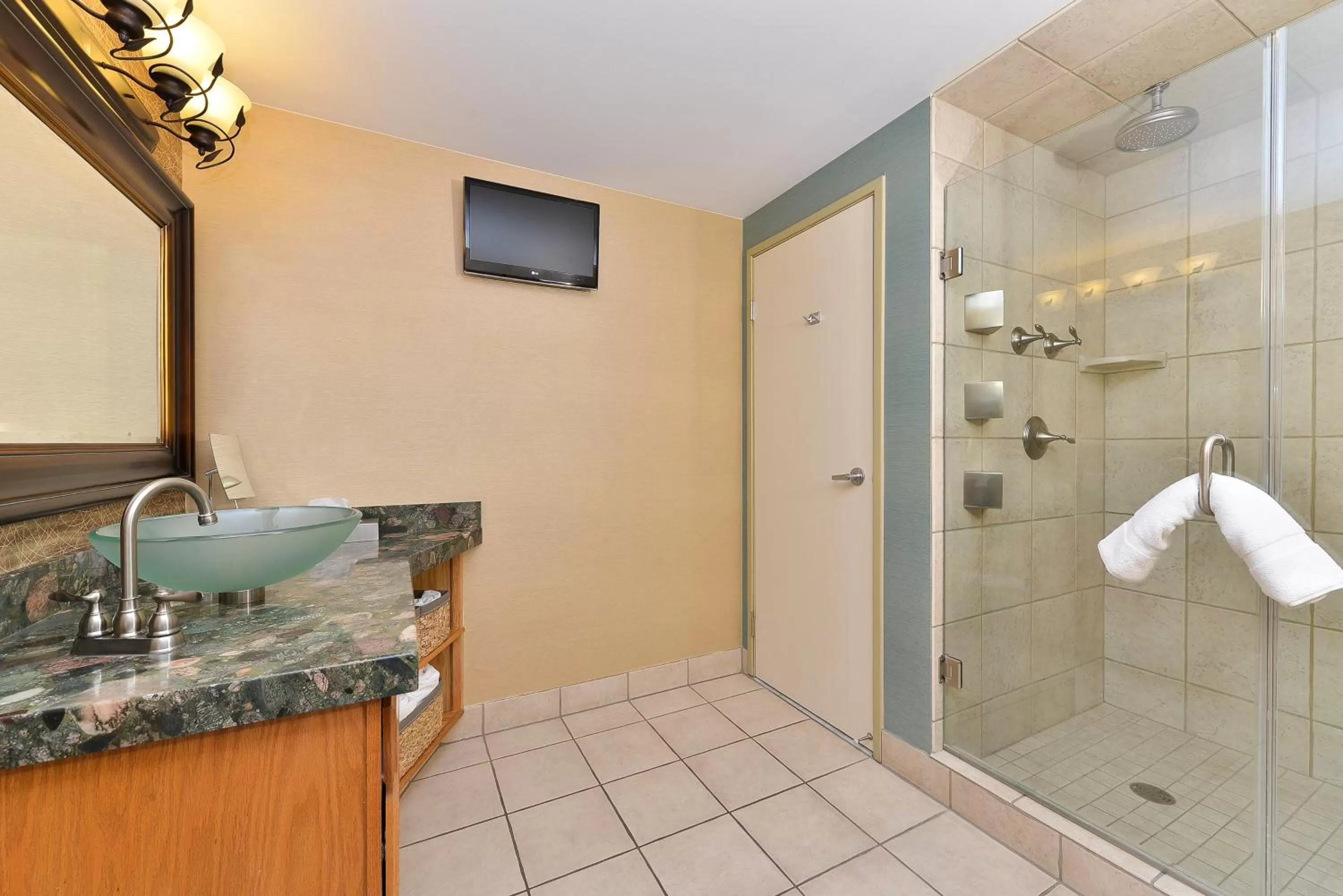 Photo of the whole room in Holiday Inn Cody - Convention Center by IHG