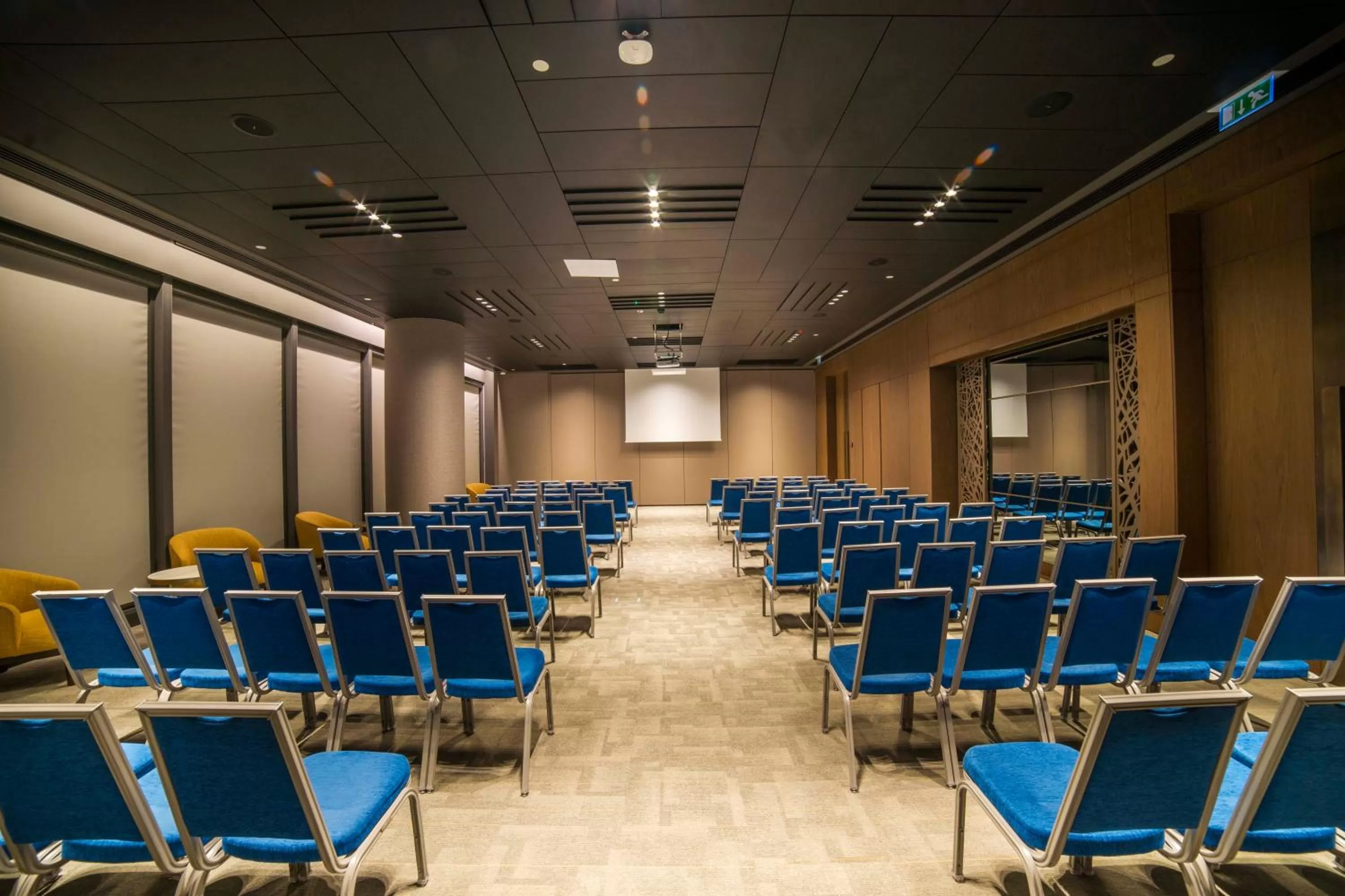 Food and drinks in Radisson Collection Hotel, Vadistanbul