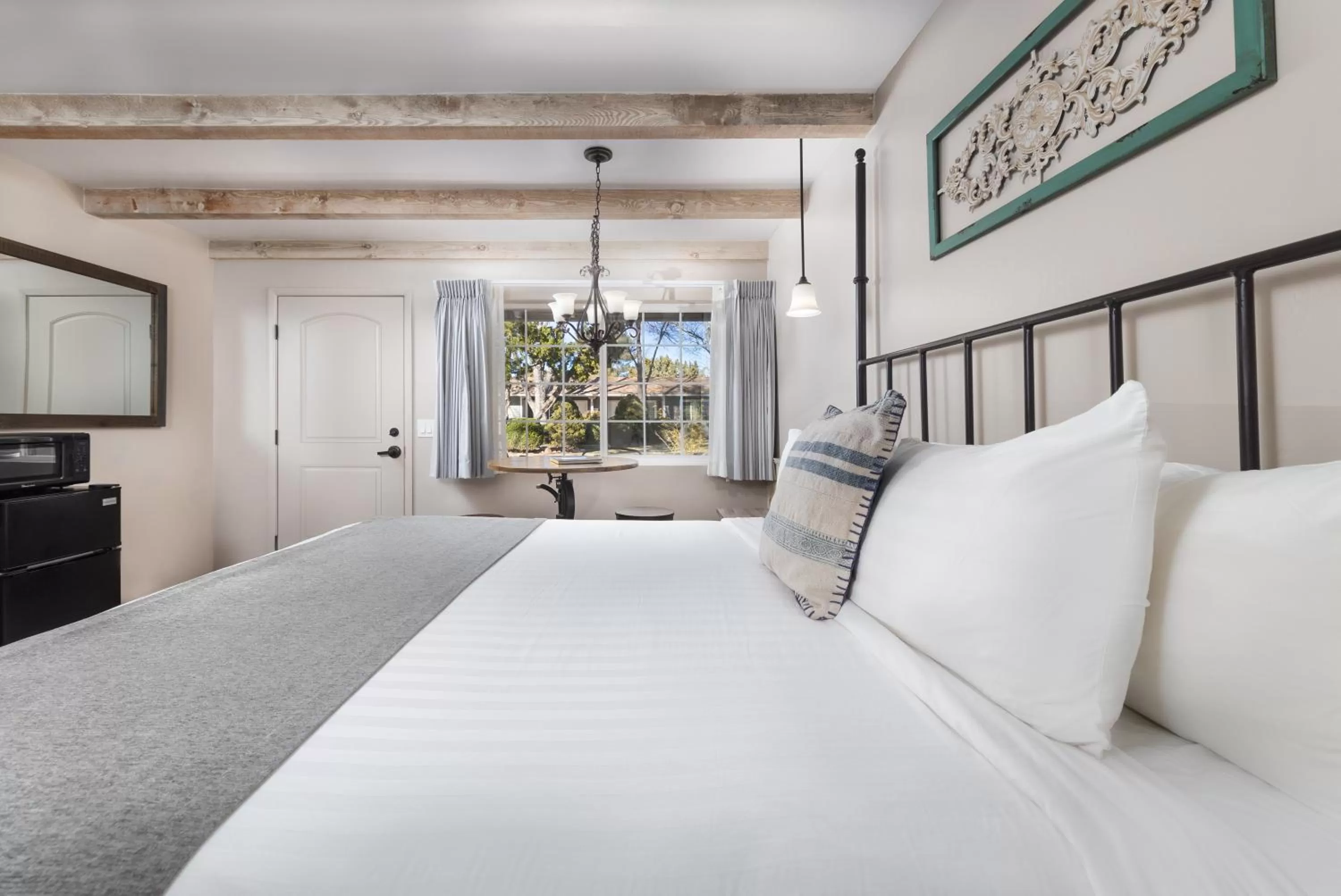 Bed in Sky Ranch Lodge