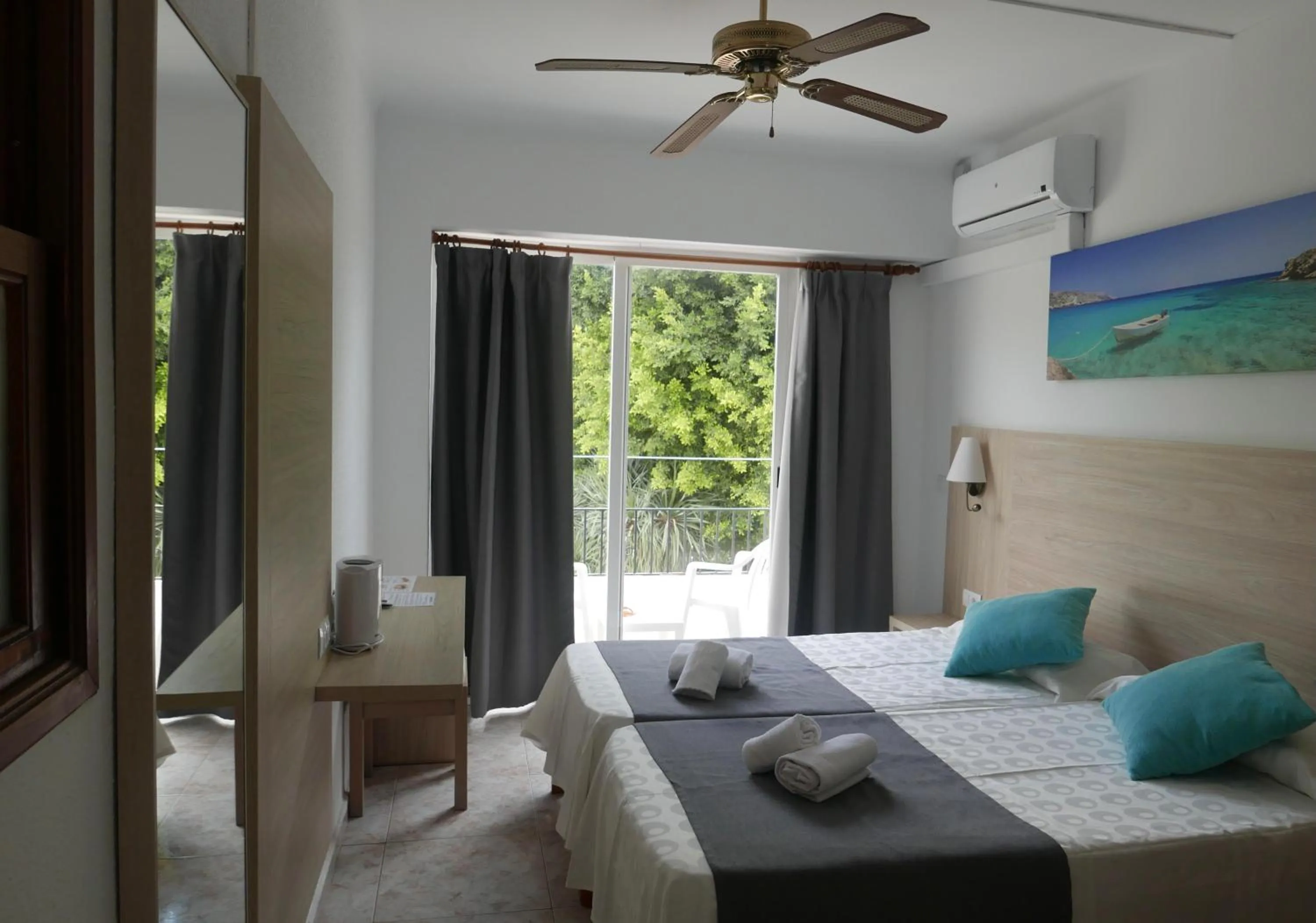 Bedroom, Bed in Hotel Antares