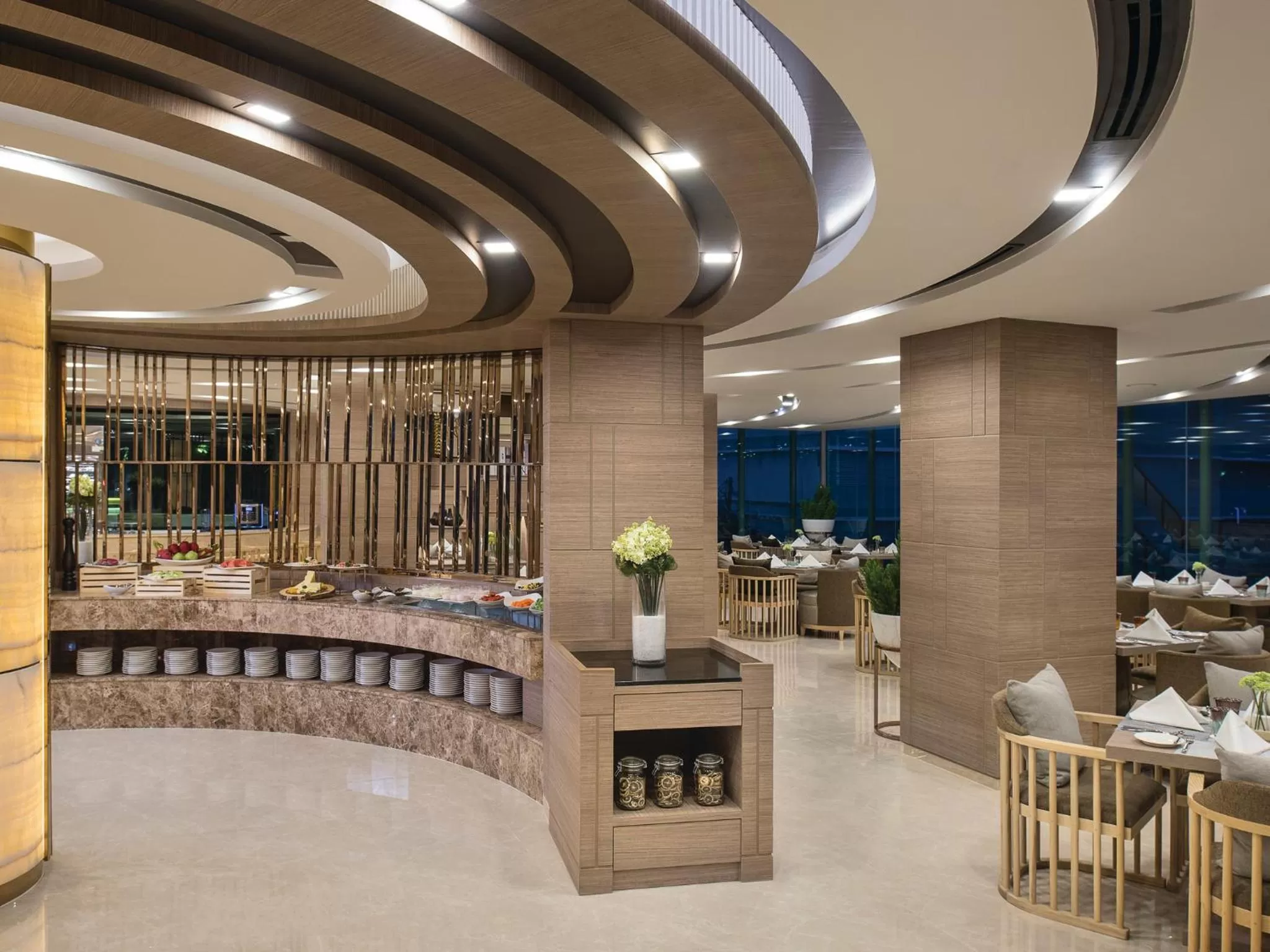 Restaurant/places to eat in Solitaire Bangkok Sukhumvit 11