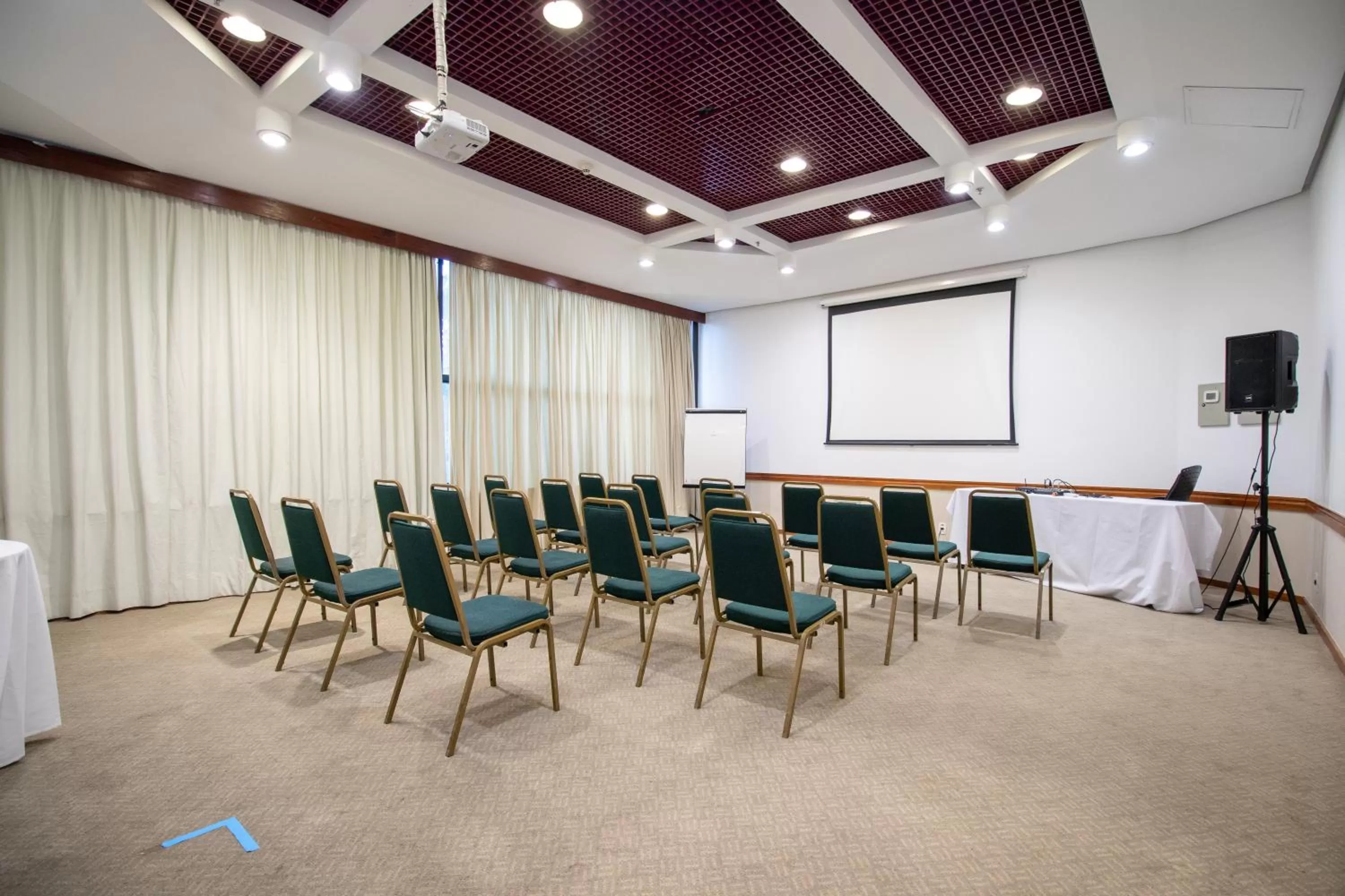 Golden Tower Pinheiros by Fênix Hotéis