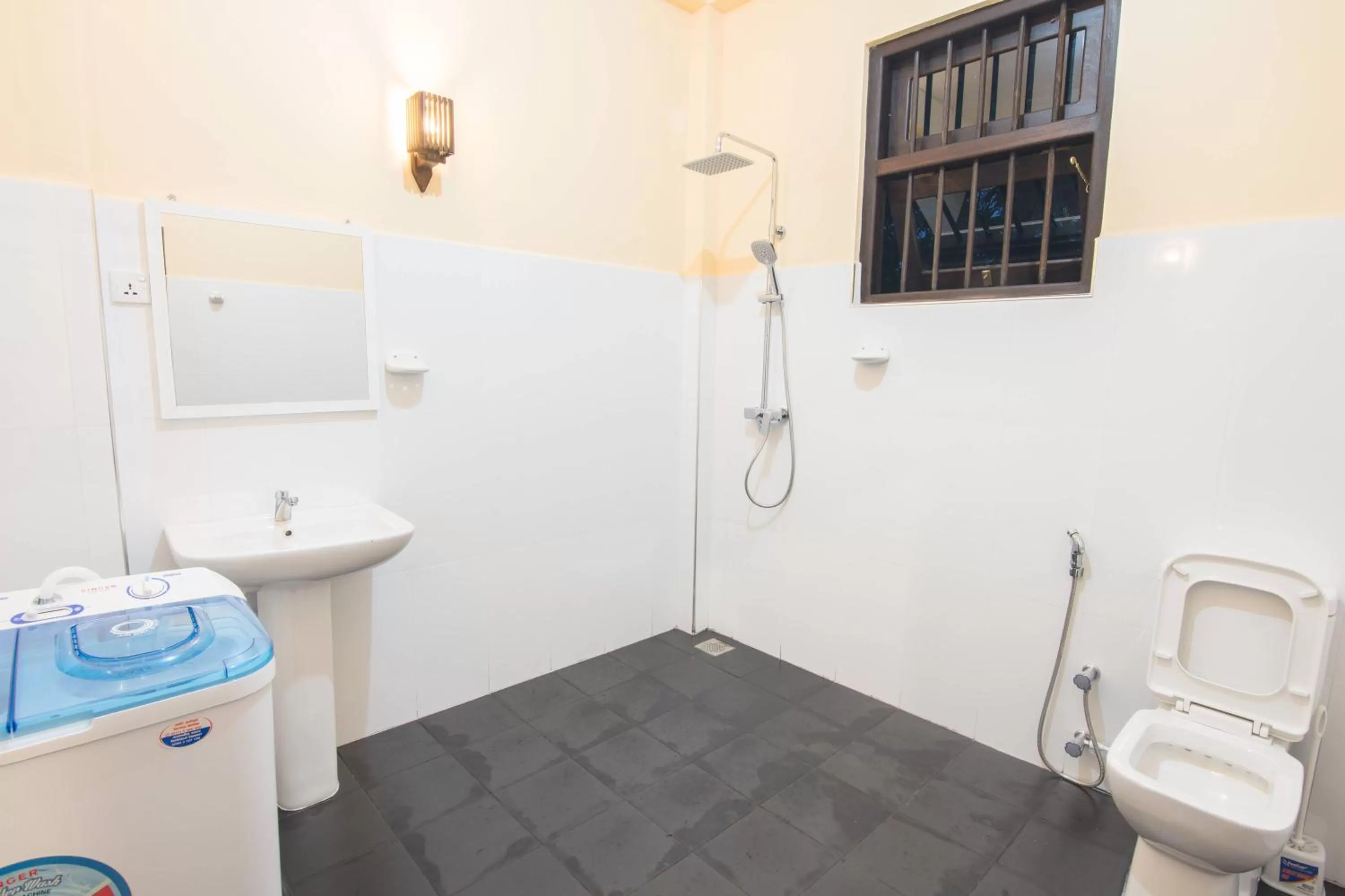 Shower, Bathroom in Ashiyana Hotel