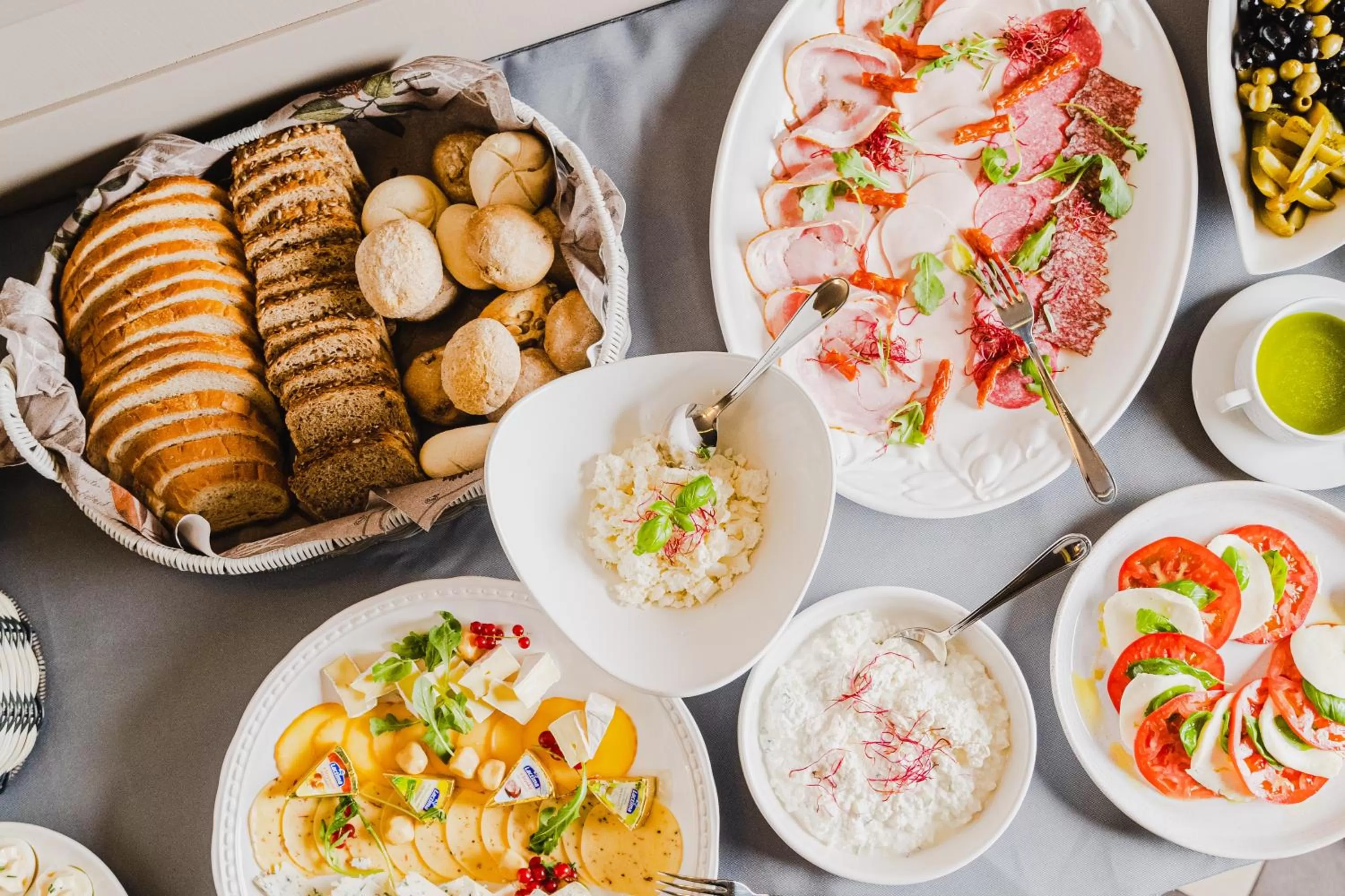 Food and drinks in Hotel Willa Flora