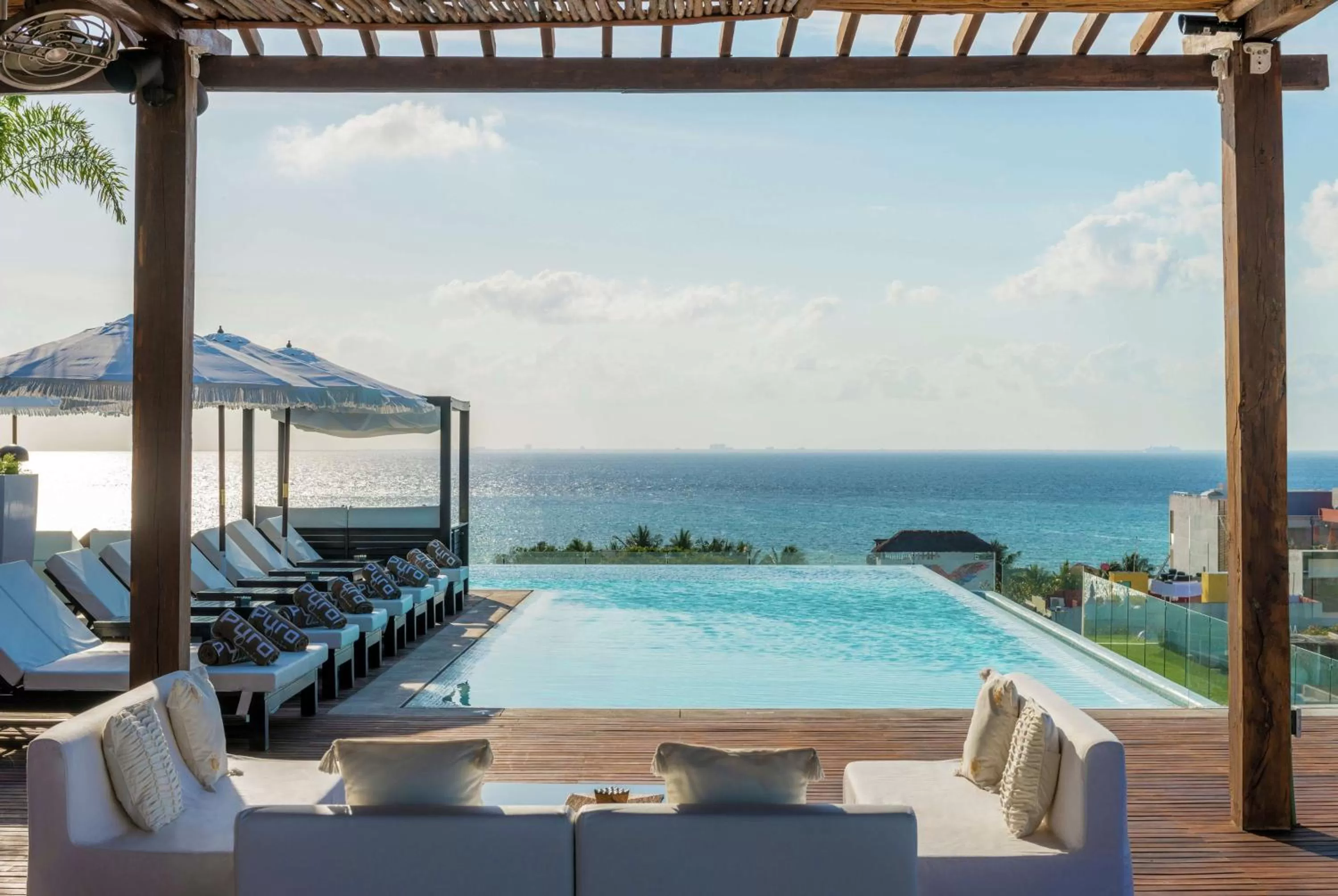 Restaurant/places to eat in The Fives Downtown Hotel & Residences, Curio Collection by Hilton