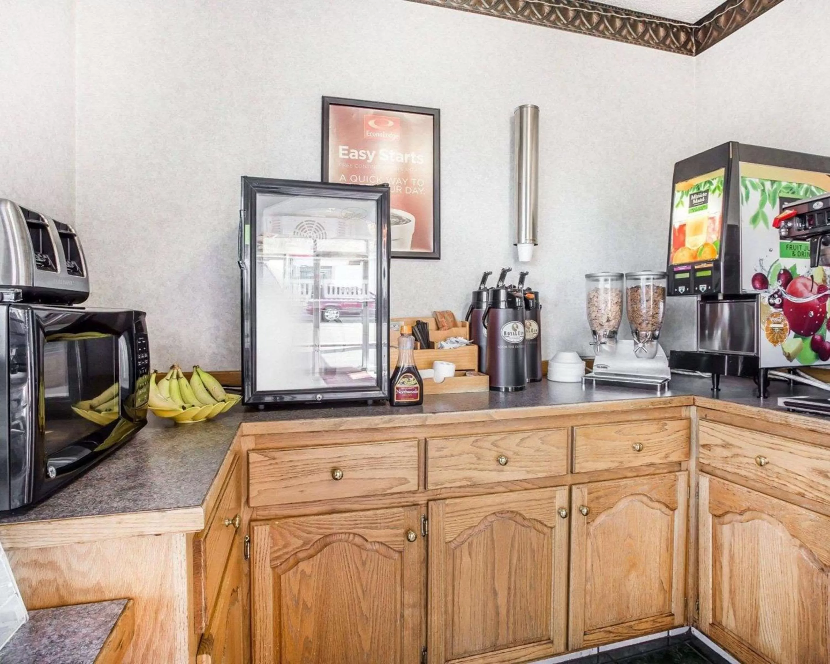 Restaurant/places to eat in Econo Lodge McDonough South