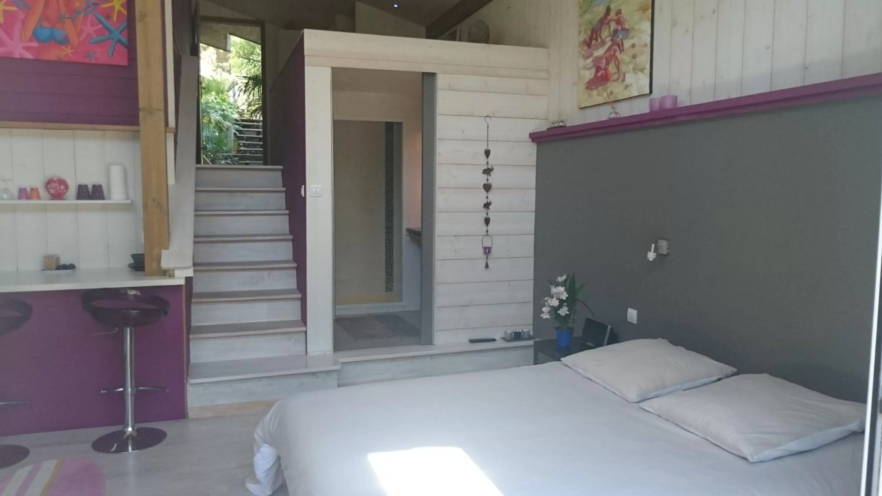 Shower, Bed in Un Matin D’été